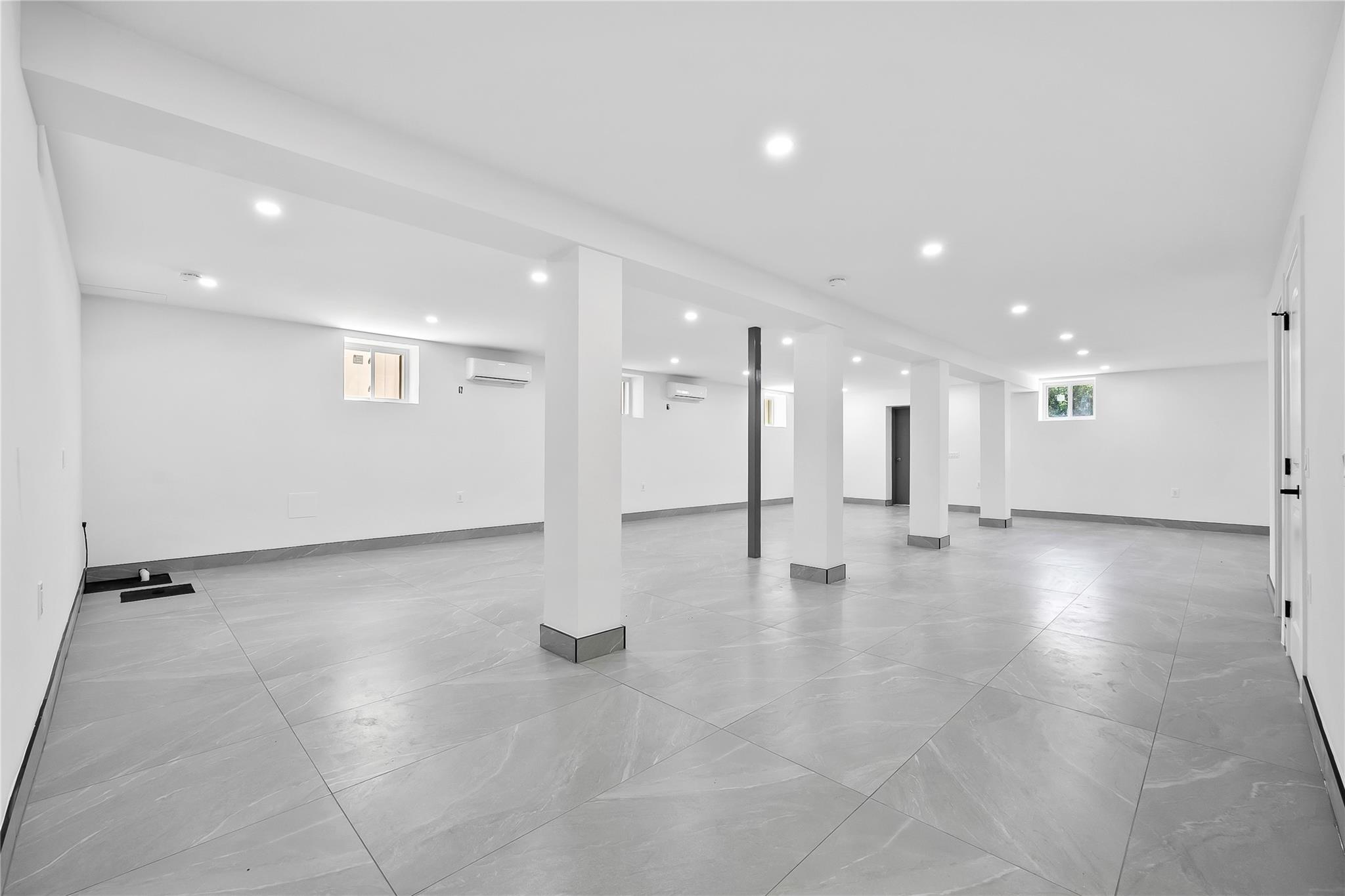 #18 photo, 20222 45th Drive, كوينز Bayside , NY 11361