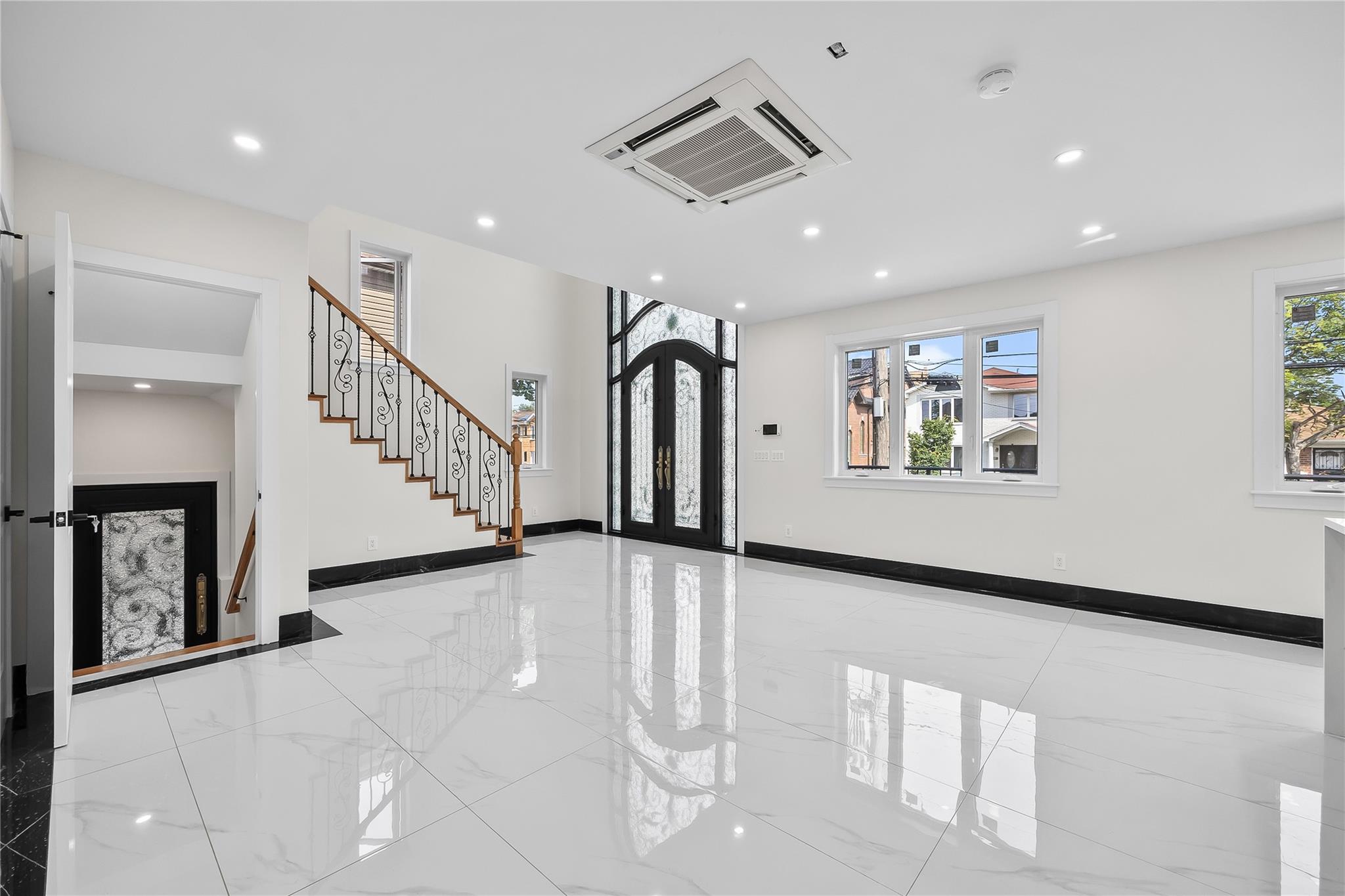 #5 photo, 20222 45th Drive, كوينز Bayside , NY 11361