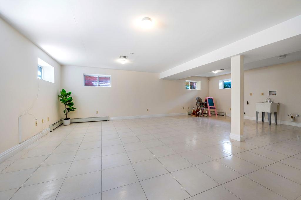 #12 photo, 253-12 58 Avenue, Little Neck , NY 11362