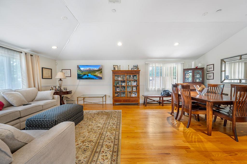 #4 photo, 253-12 58 Avenue, Little Neck , NY 11362