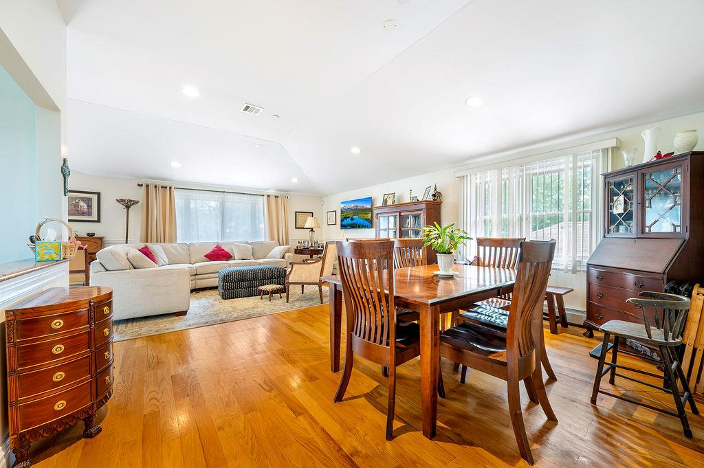 #6 photo, 253-12 58 Avenue, Little Neck , NY 11362