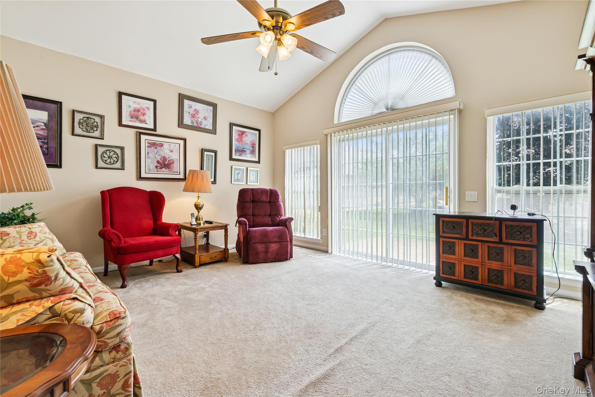 #12 photo, 109 Louden Loop, サフォーク郡 Mount Sinai , NY 11766