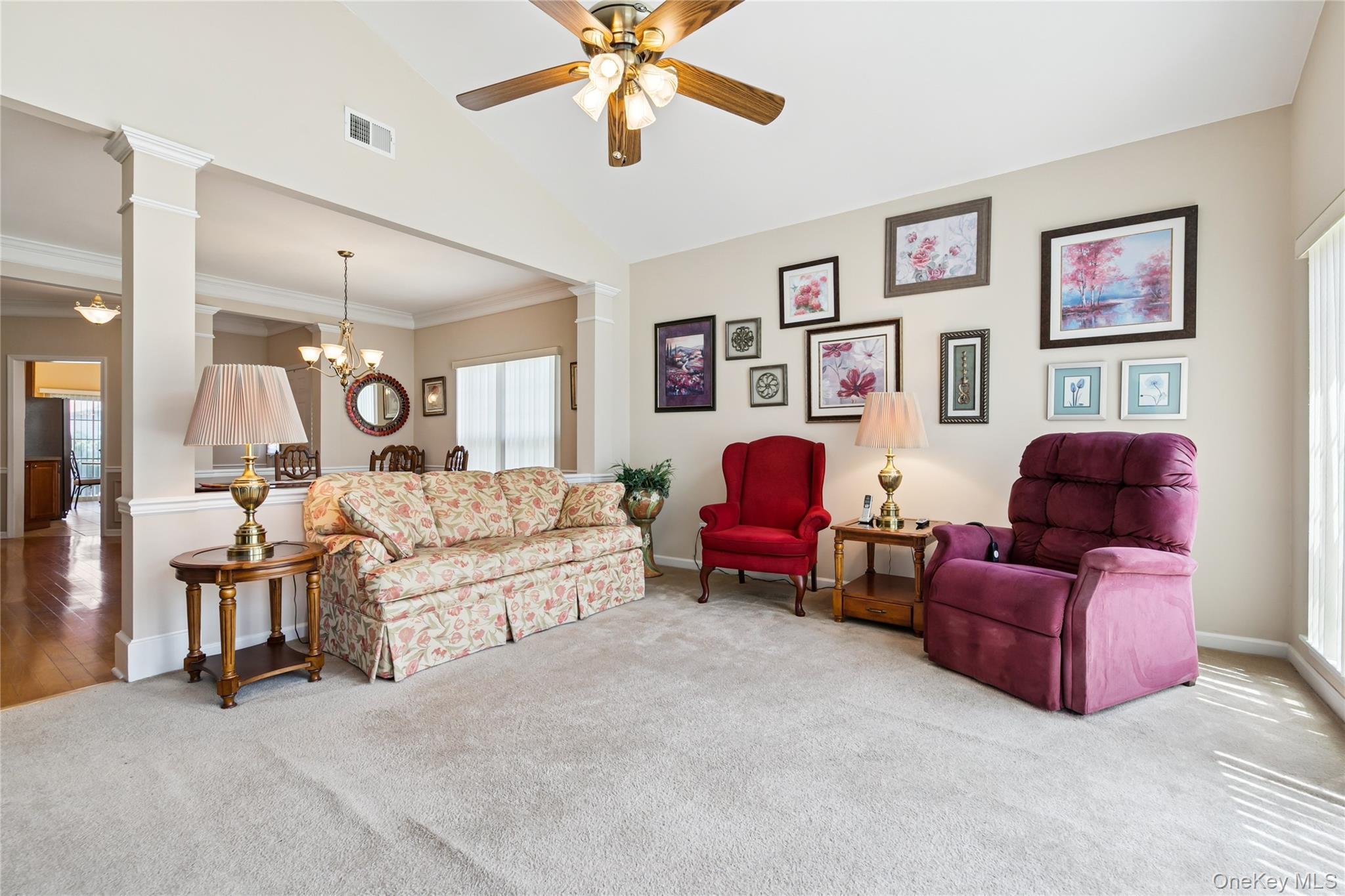 #13 photo, 109 Louden Loop, サフォーク郡 Mount Sinai , NY 11766