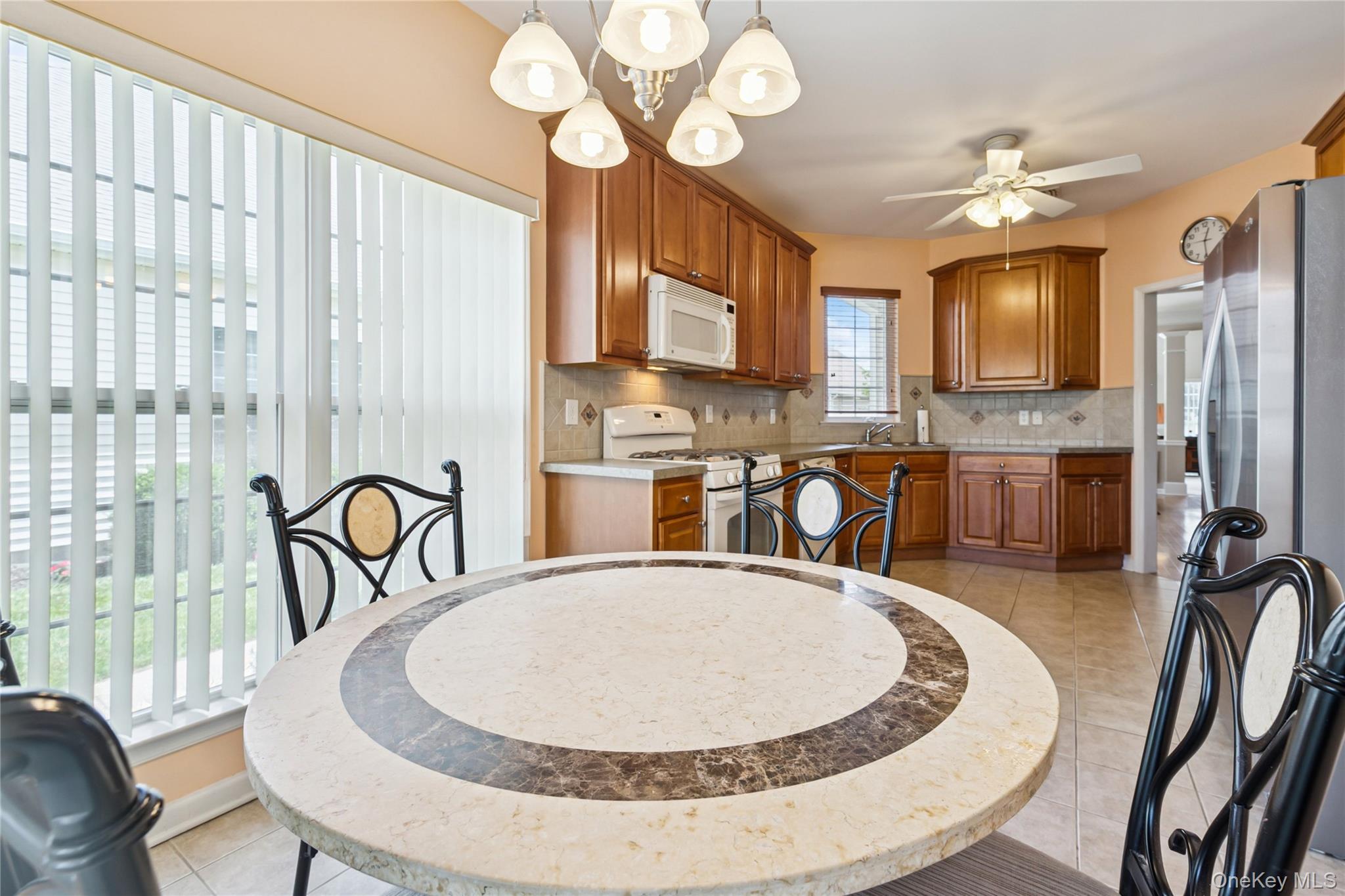 #18 photo, 109 Louden Loop, サフォーク郡 Mount Sinai , NY 11766