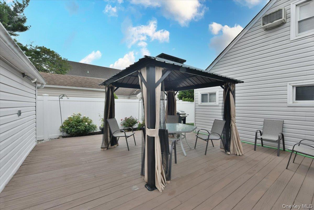 #18 photo, 243 Seaford Avenue, ナッソー郡 Massapequa , NY 11758