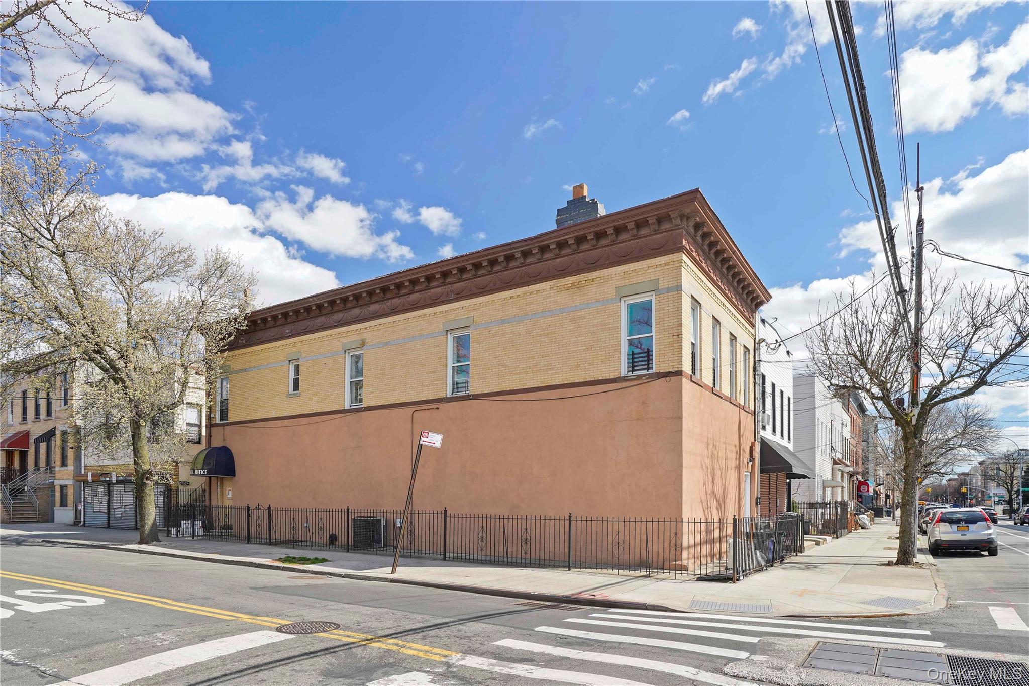 #4 photo, 351 Onderdonk Avenue, クイーンズ区 Ridgewood , NY 11385