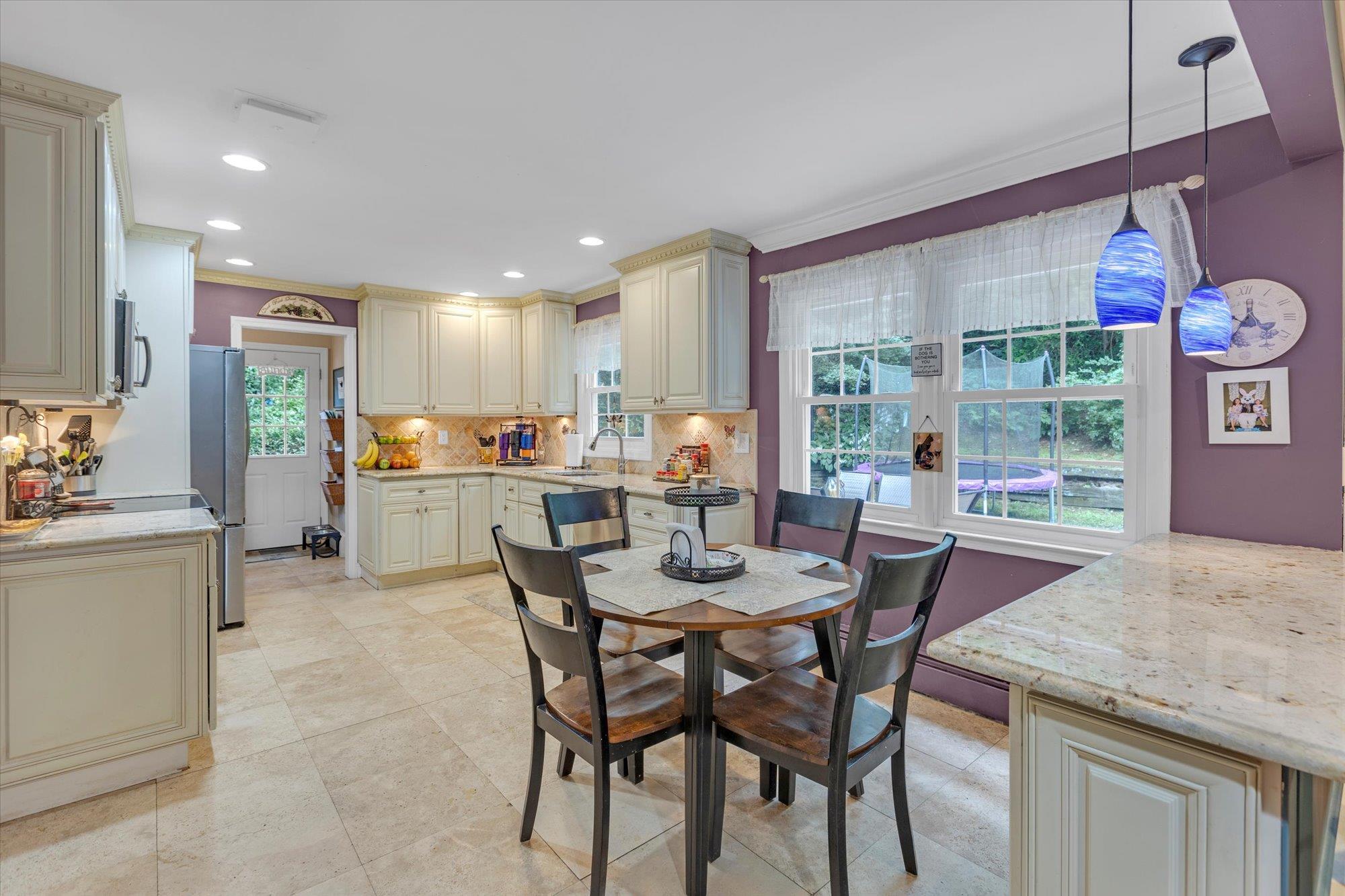 #11 photo, 31A Nevinwood Place, 東長島 亨廷顿站 Huntington Station , NY 11746