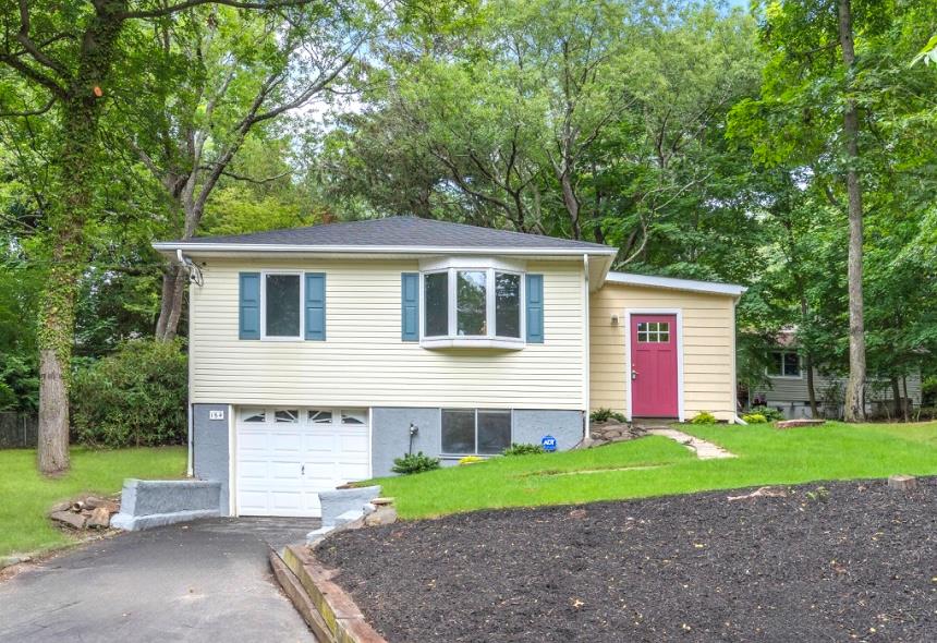 #1 photo, 164 Maple Road, 東長島 Wading River , NY 11792