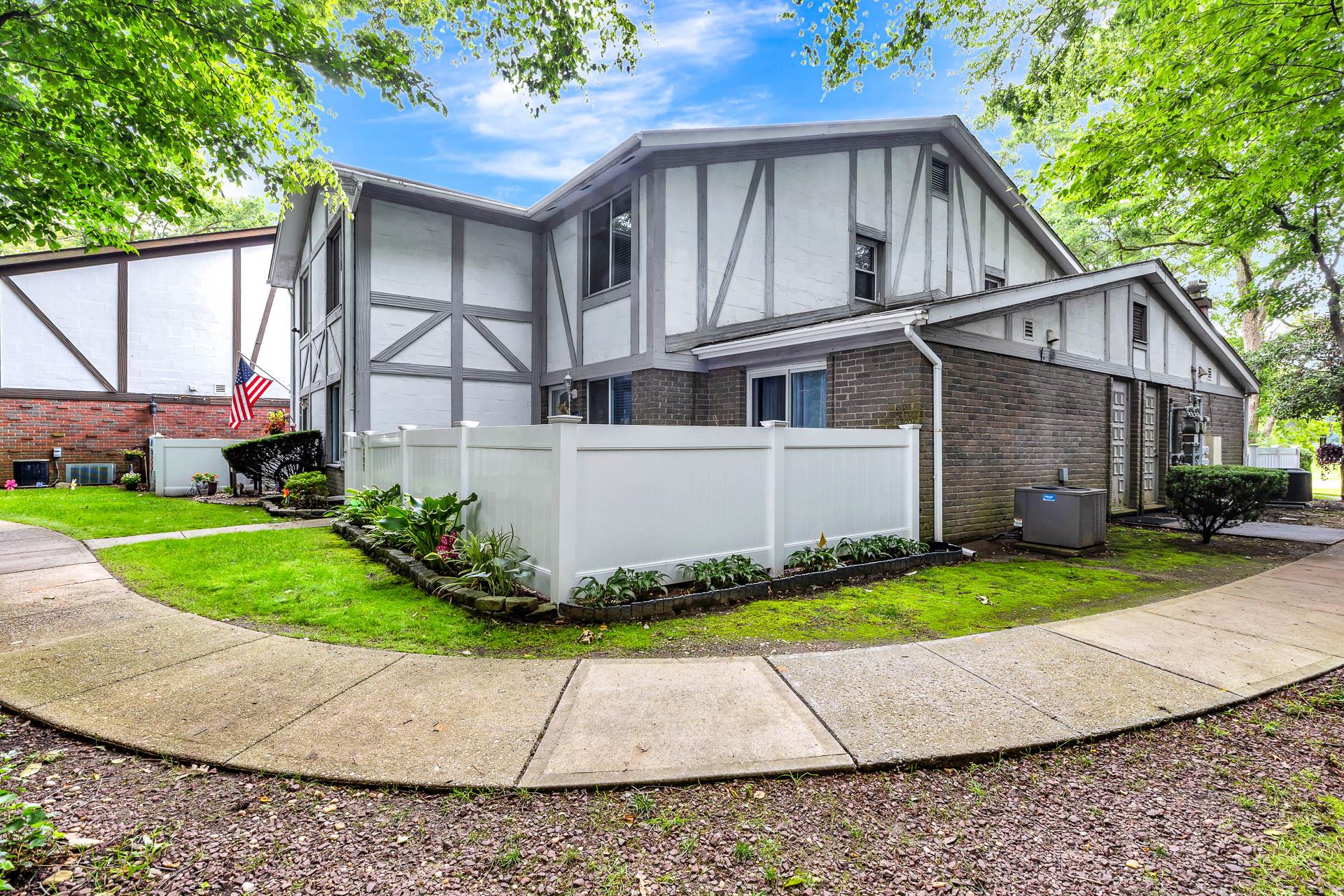 #1 photo, 197 Birchwood Road, 東長島 Medford , NY 11763