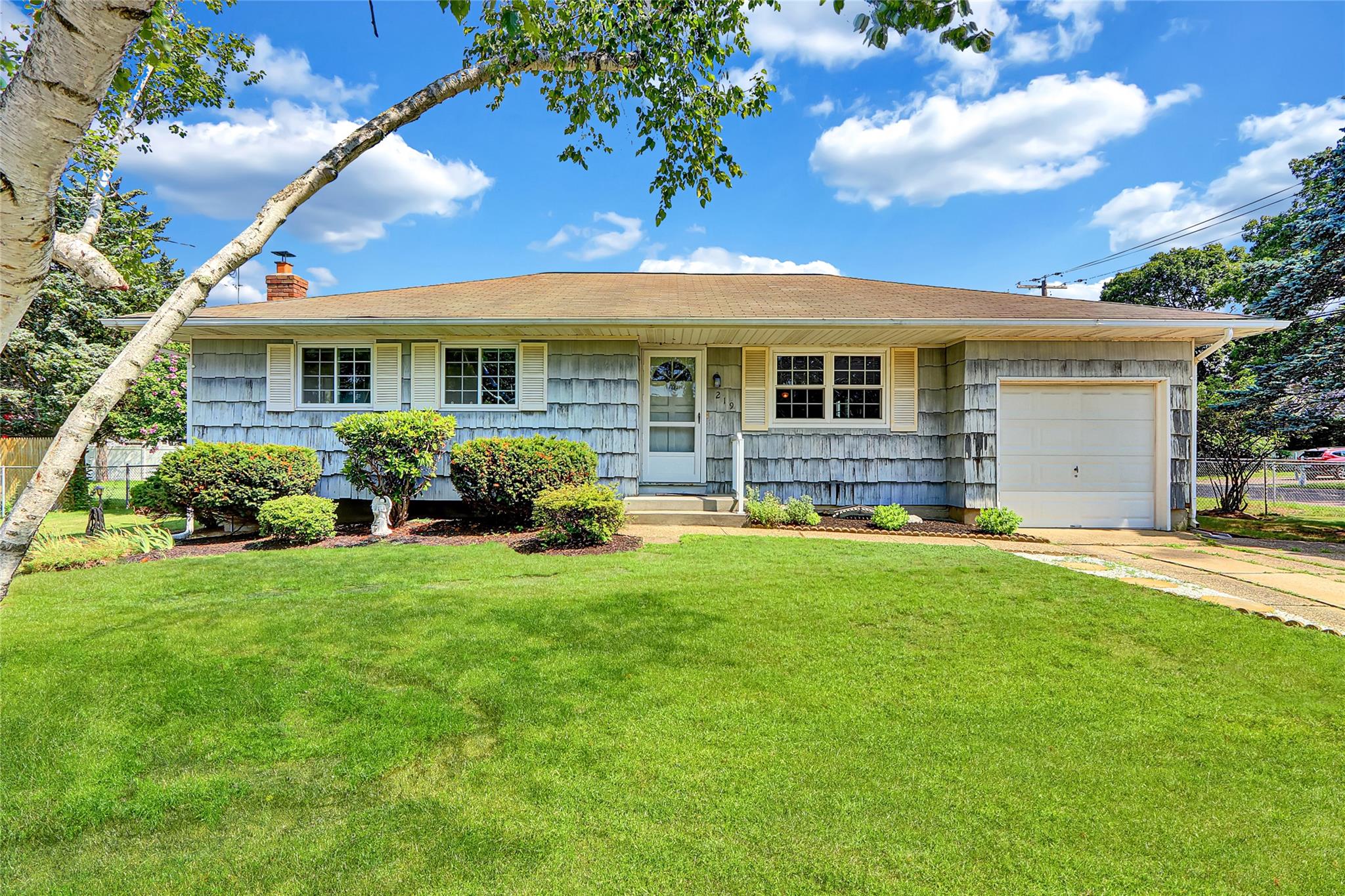 #1 photo, 219 Muriel Street, Holbrook , NY 11741