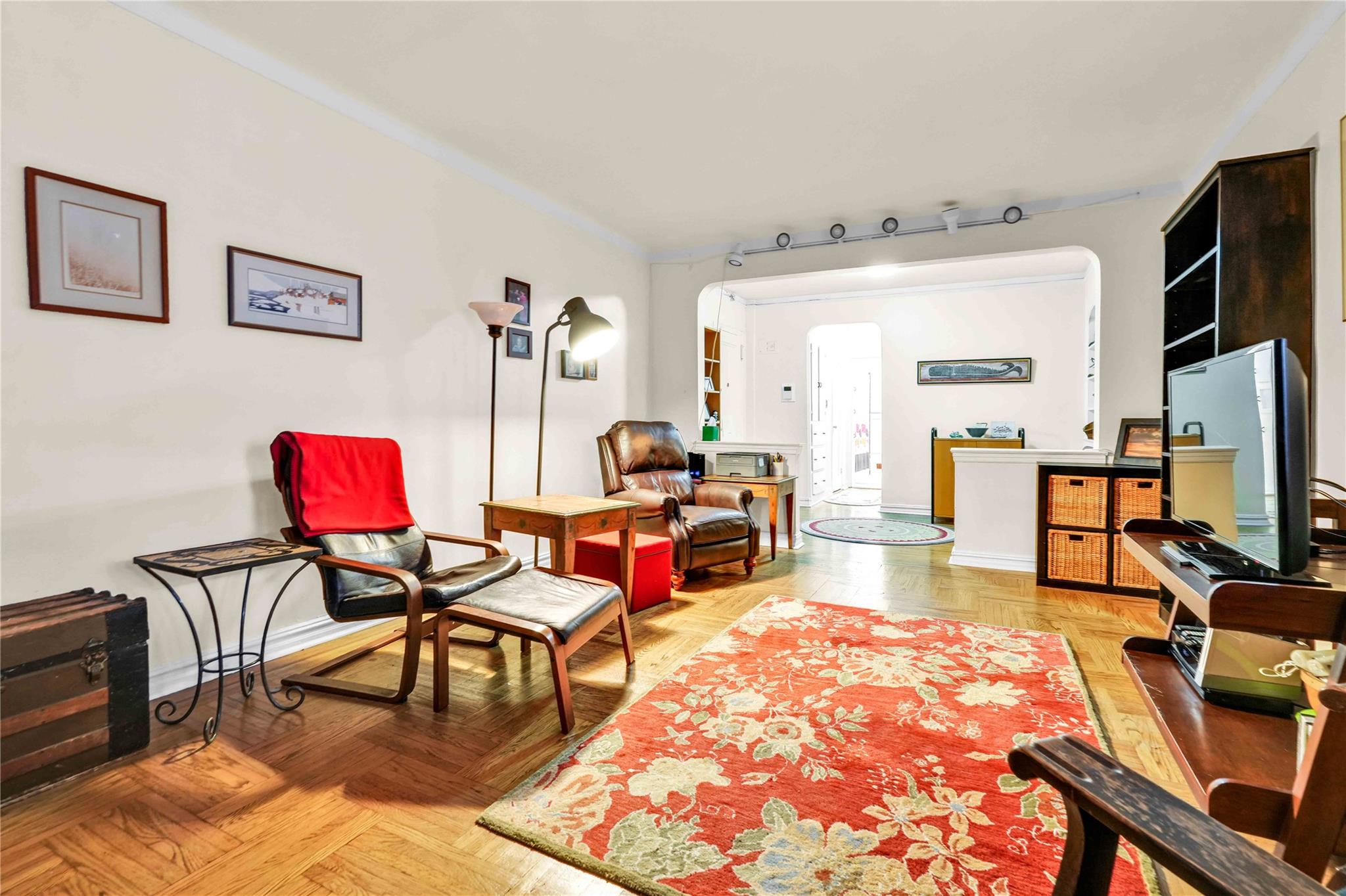 #8 photo, 84-51 Beverly Road, クイーンズ区 Kew Gardens , NY 11415