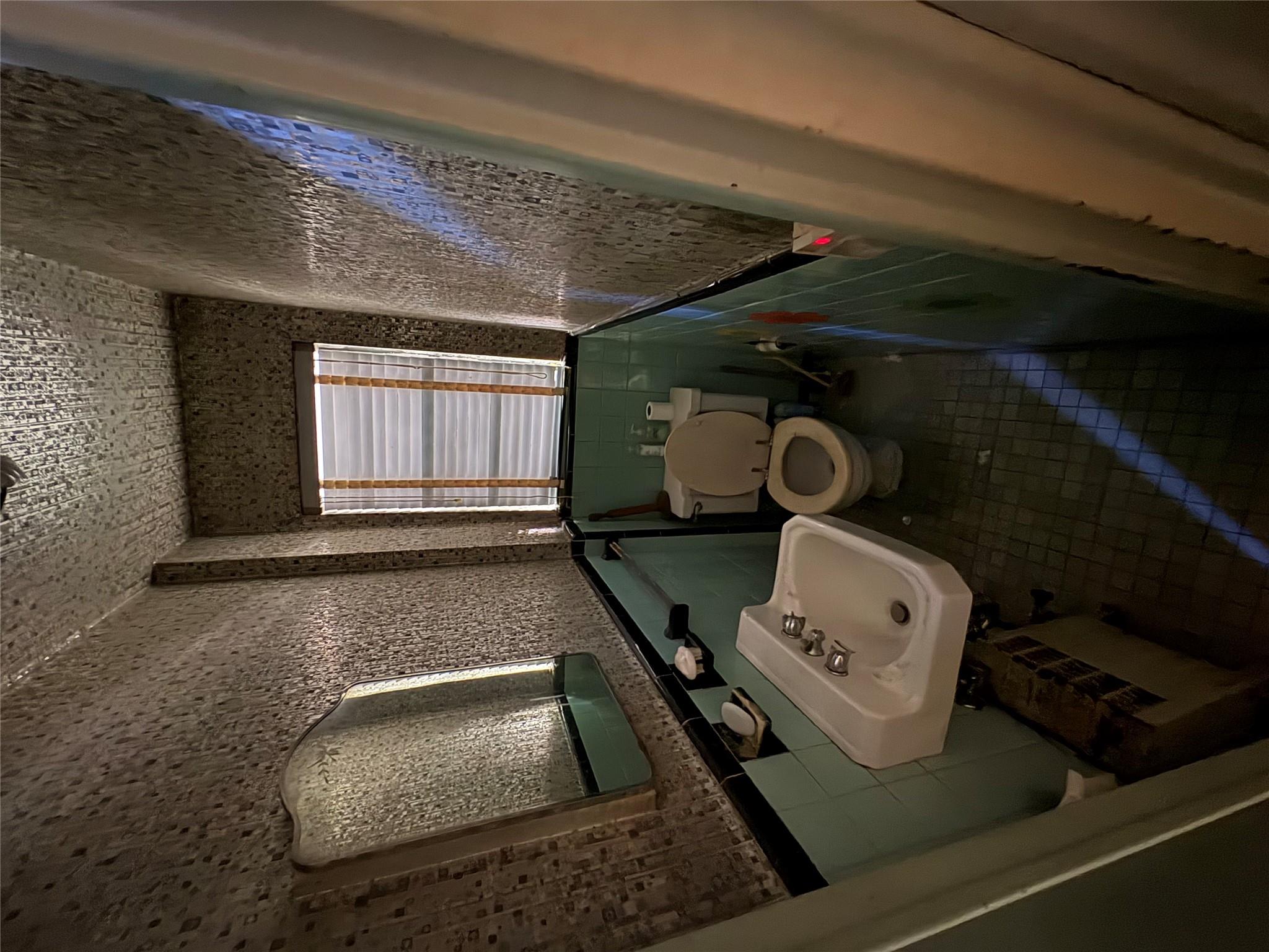 #11 photo, 425 W 256th Street, Bronx , NY 10471