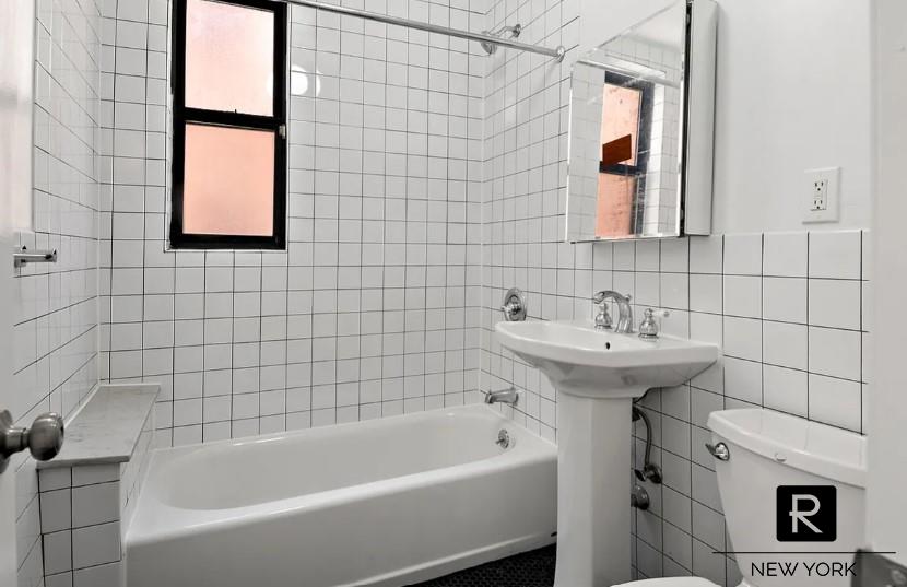 #8 photo, Bronx, Morrisania , NY 10456