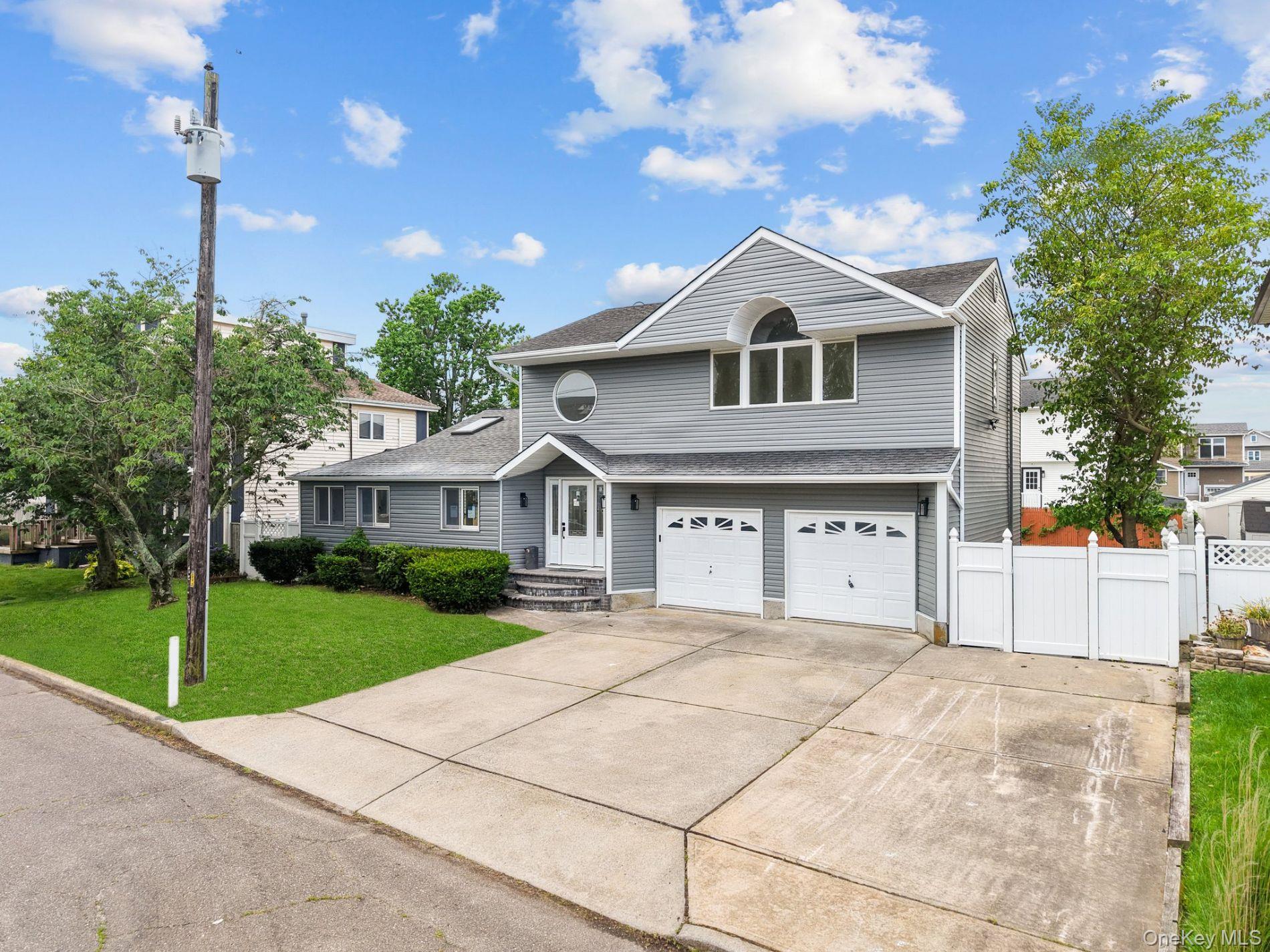 #1 photo, 2572 Riverside Avenue, 長島 Seaford , NY 11783