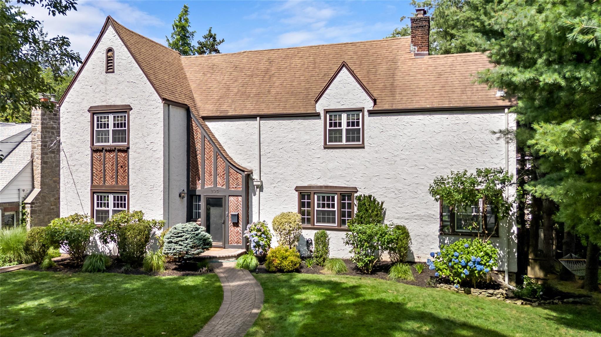 #1 photo, 203 Knollwood Avenue, Mamaroneck , NY 10543