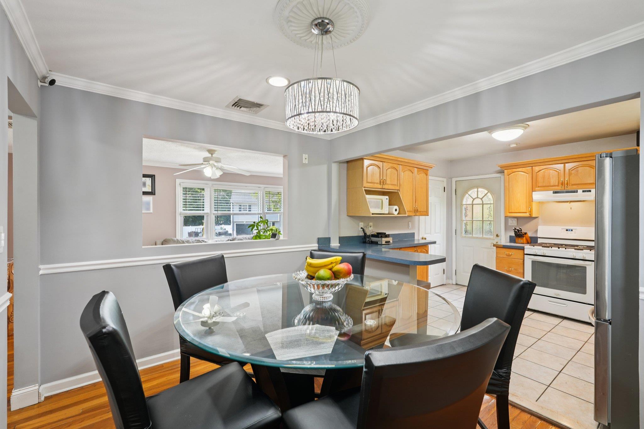 #15 photo, 17 Maplewood Boulevard, Suffern , NY 10901