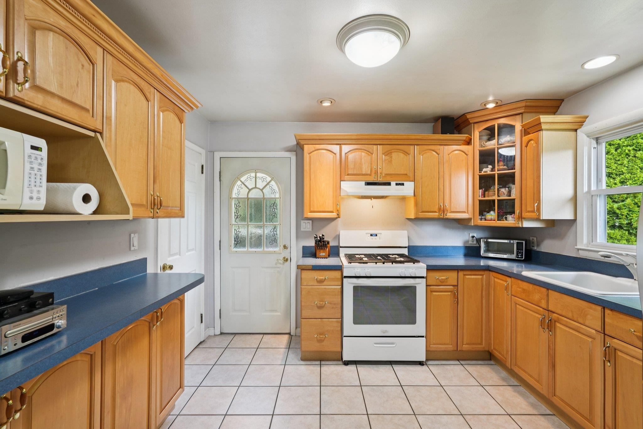 #17 photo, 17 Maplewood Boulevard, Suffern , NY 10901