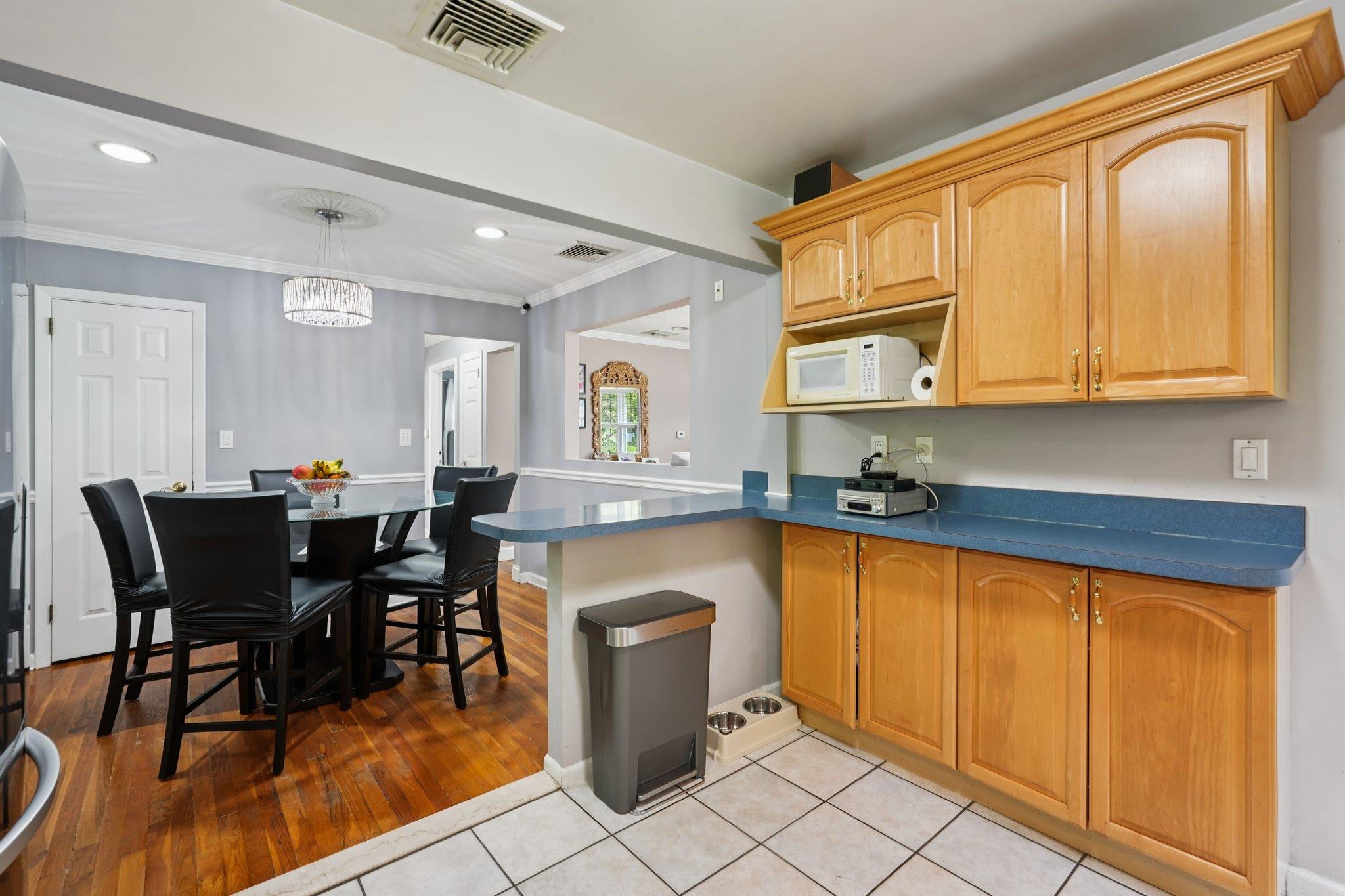 #19 photo, 17 Maplewood Boulevard, Suffern , NY 10901