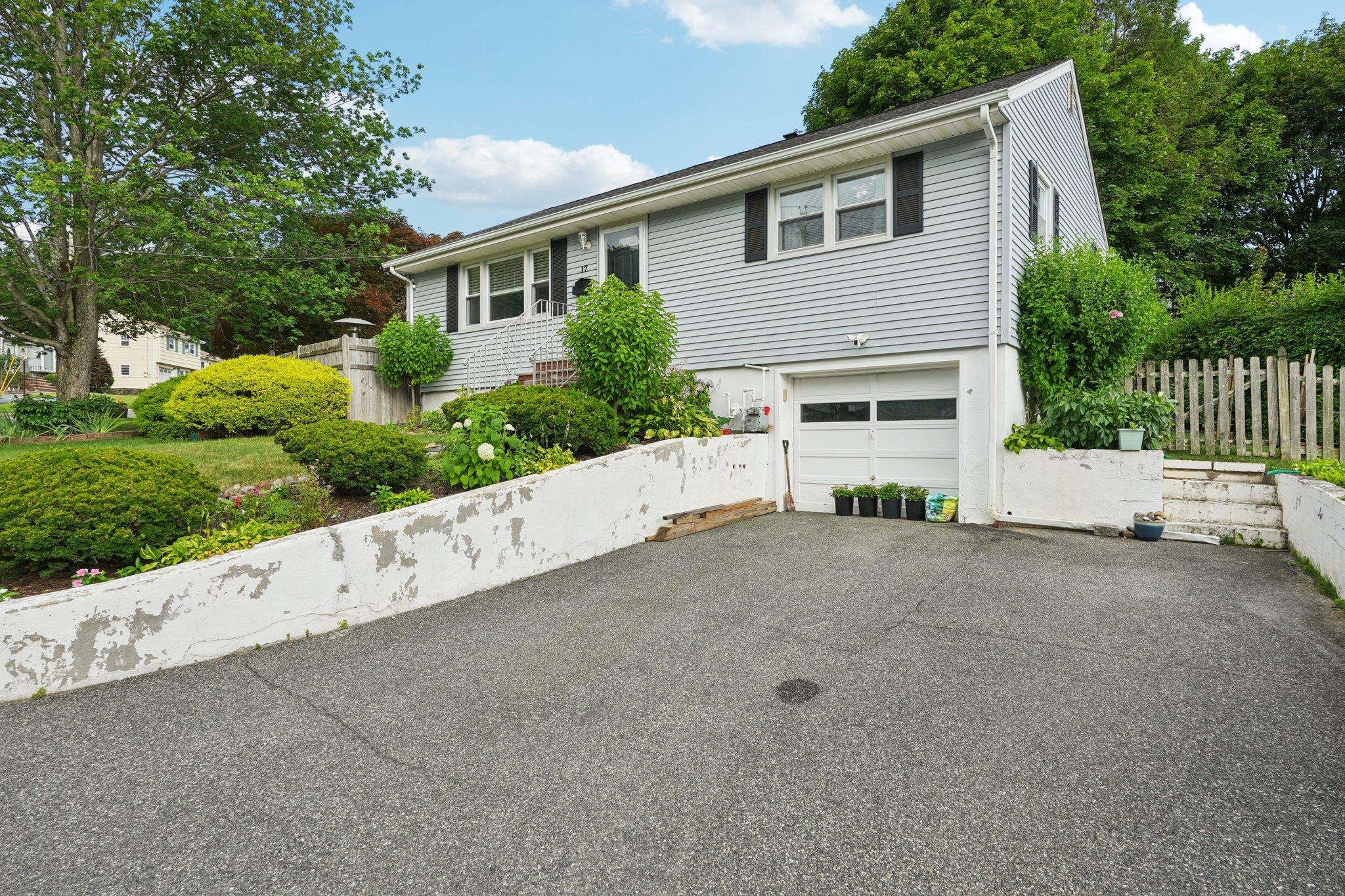 #3 photo, 17 Maplewood Boulevard, Suffern , NY 10901