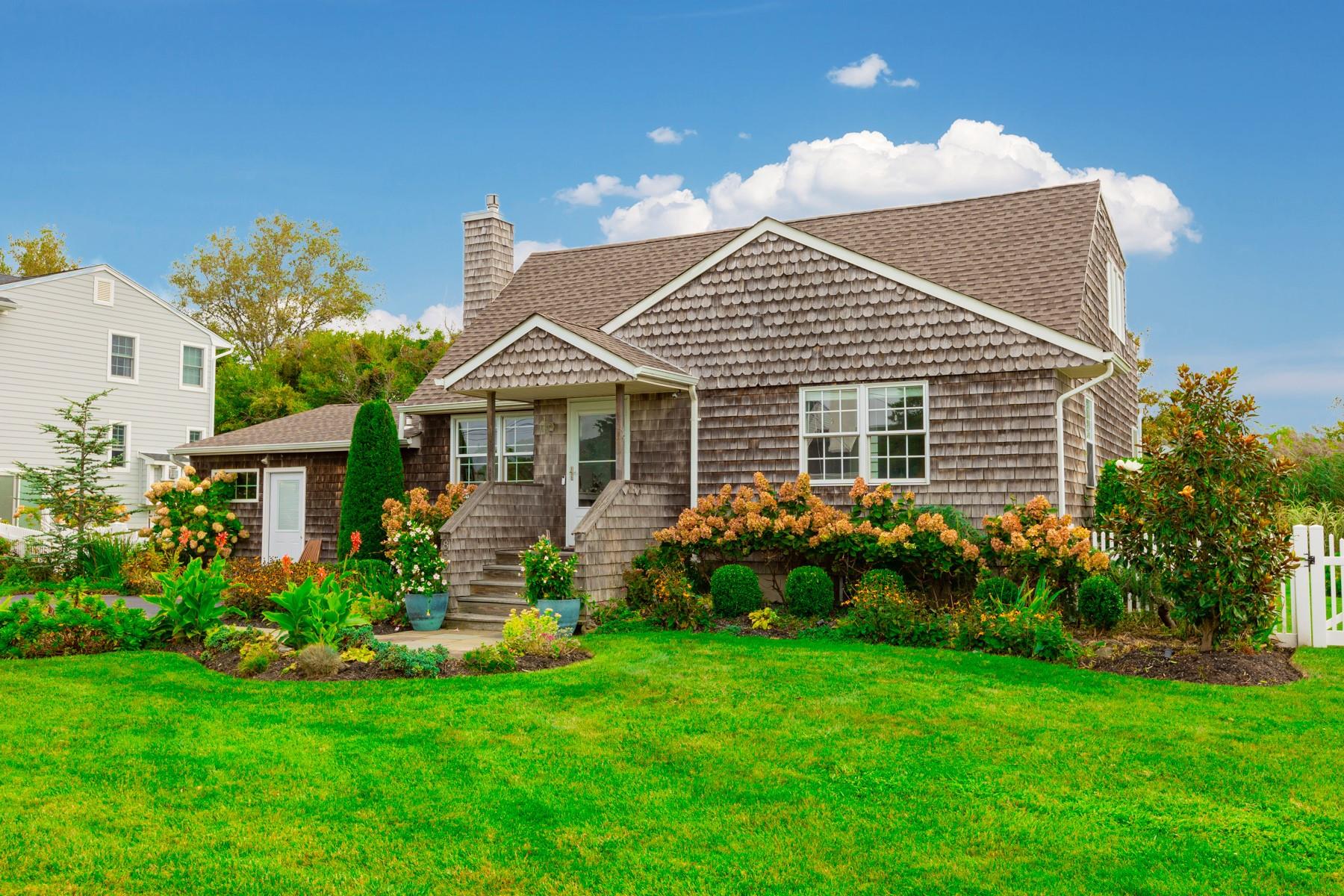 #1 photo, 859 E Bay Drive, سوفولك West Islip , NY 11795