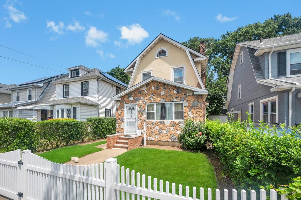 #1 photo, 11119 212th Street, Queens Village , NY 11429