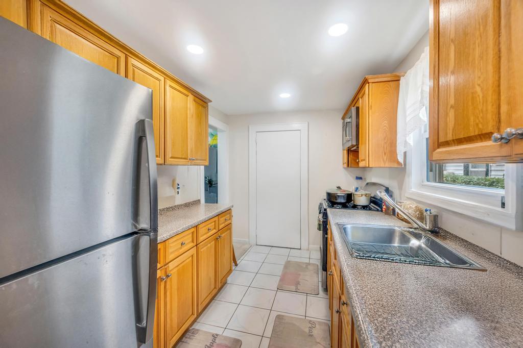 #17 photo, 11119 212th Street, Queens Village , NY 11429