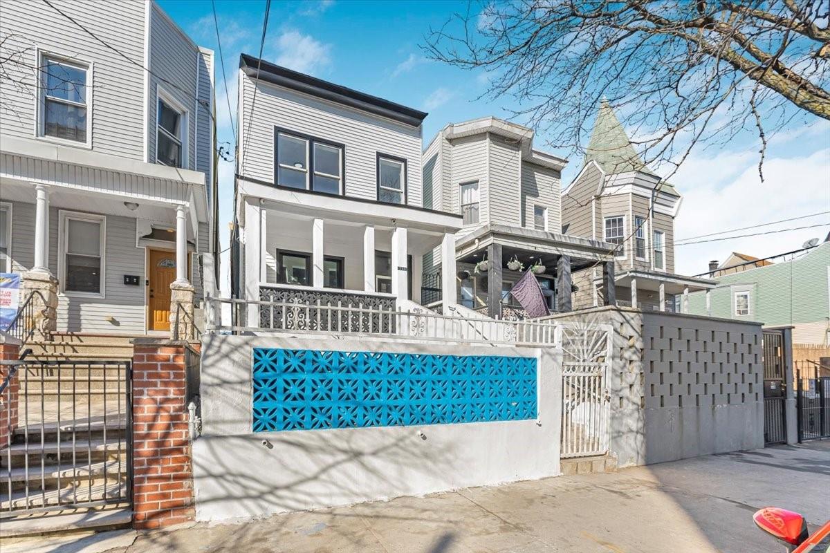 #1 photo, 2073 Bathgate Avenue, 布朗士 Bronx , NY 10457