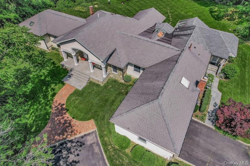 #2 photo, 47 Sherwood Gate, ナッソー郡 Oyster Bay , NY 11771