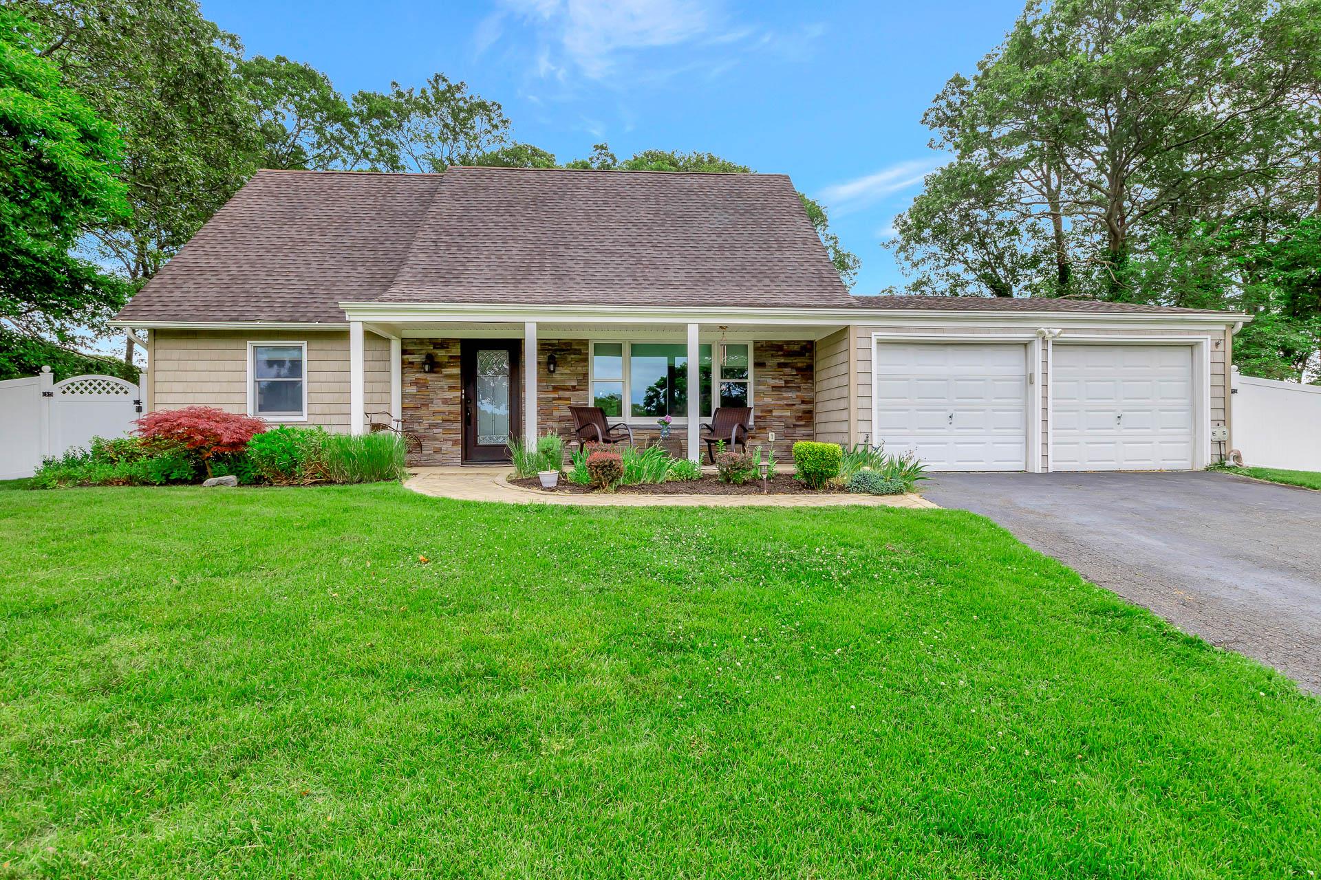 #1 photo, 5 Hysler Court, Coram , NY 11727