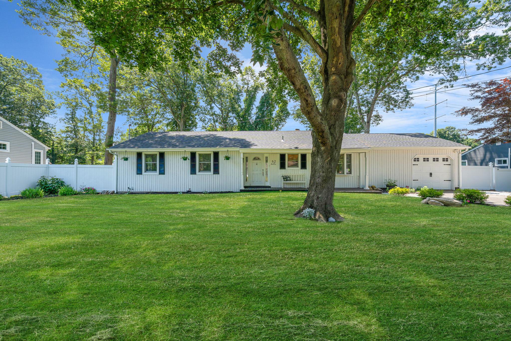 #1 photo, 62 Mahogany Road, Rocky Point , NY 11778