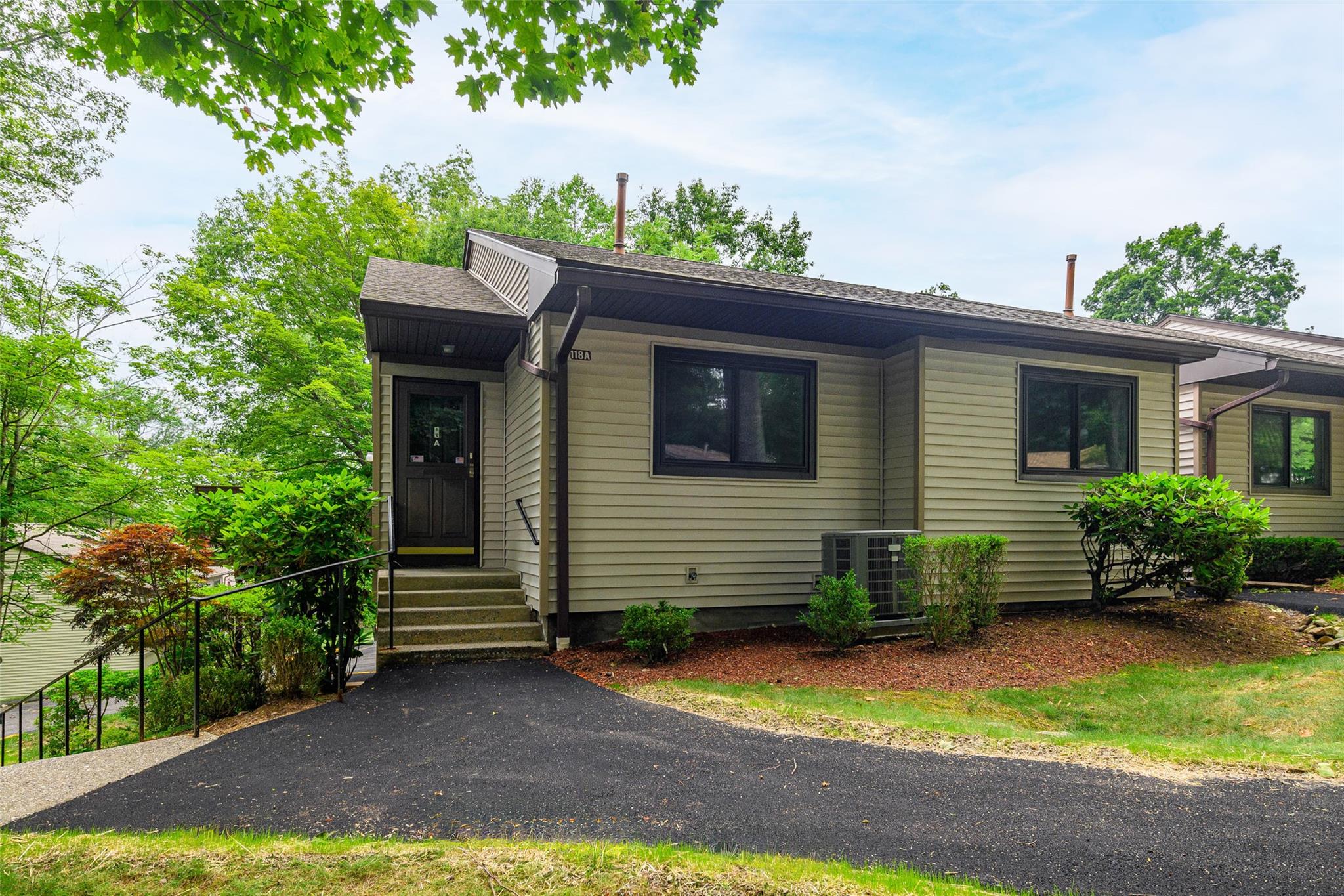 #1 photo, 118 Village Road, 紐約州 Yorktown Heights , NY 10598