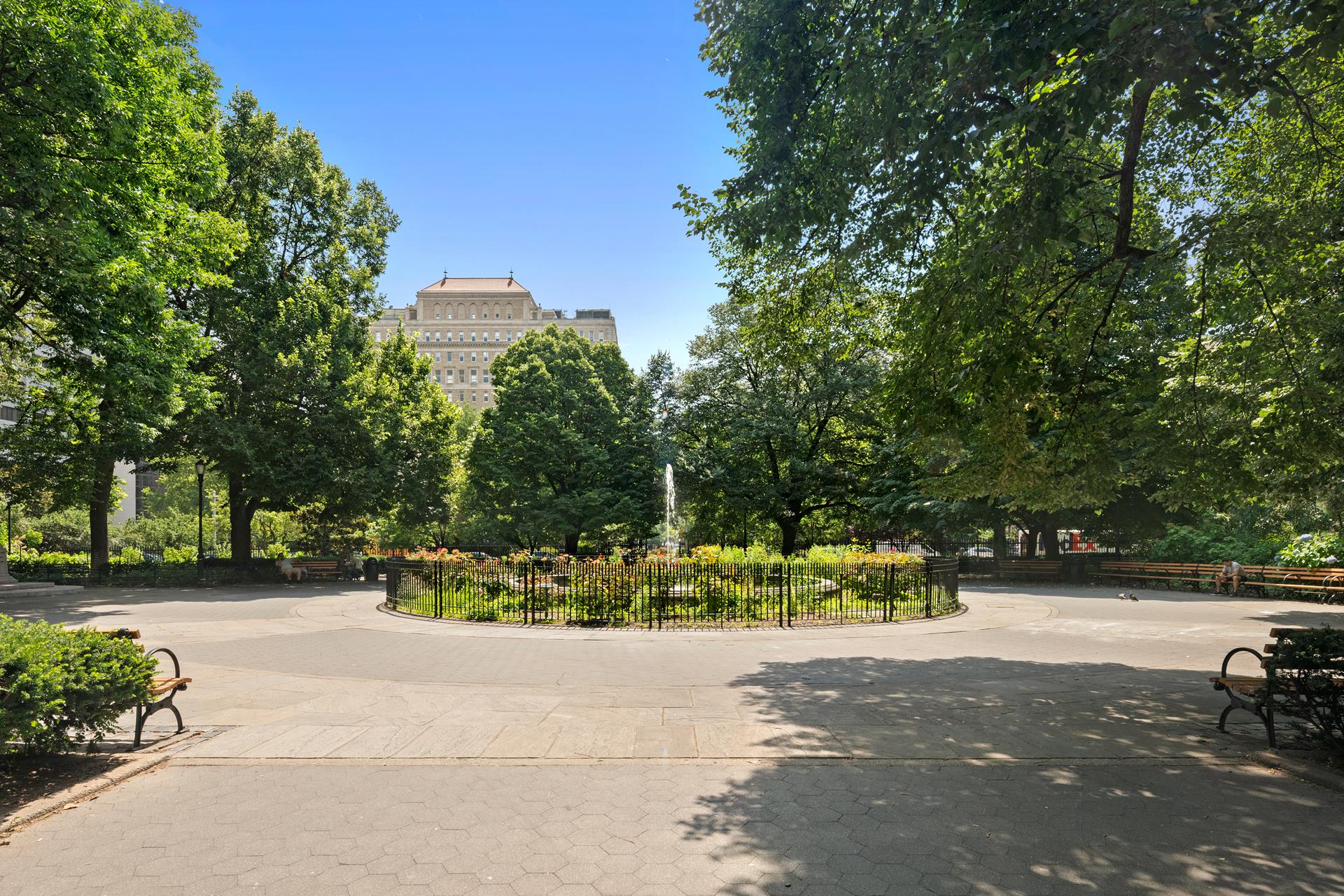 #10 photo, 210 E 17TH Street, マンハッタン Gramercy Park , NY 10003