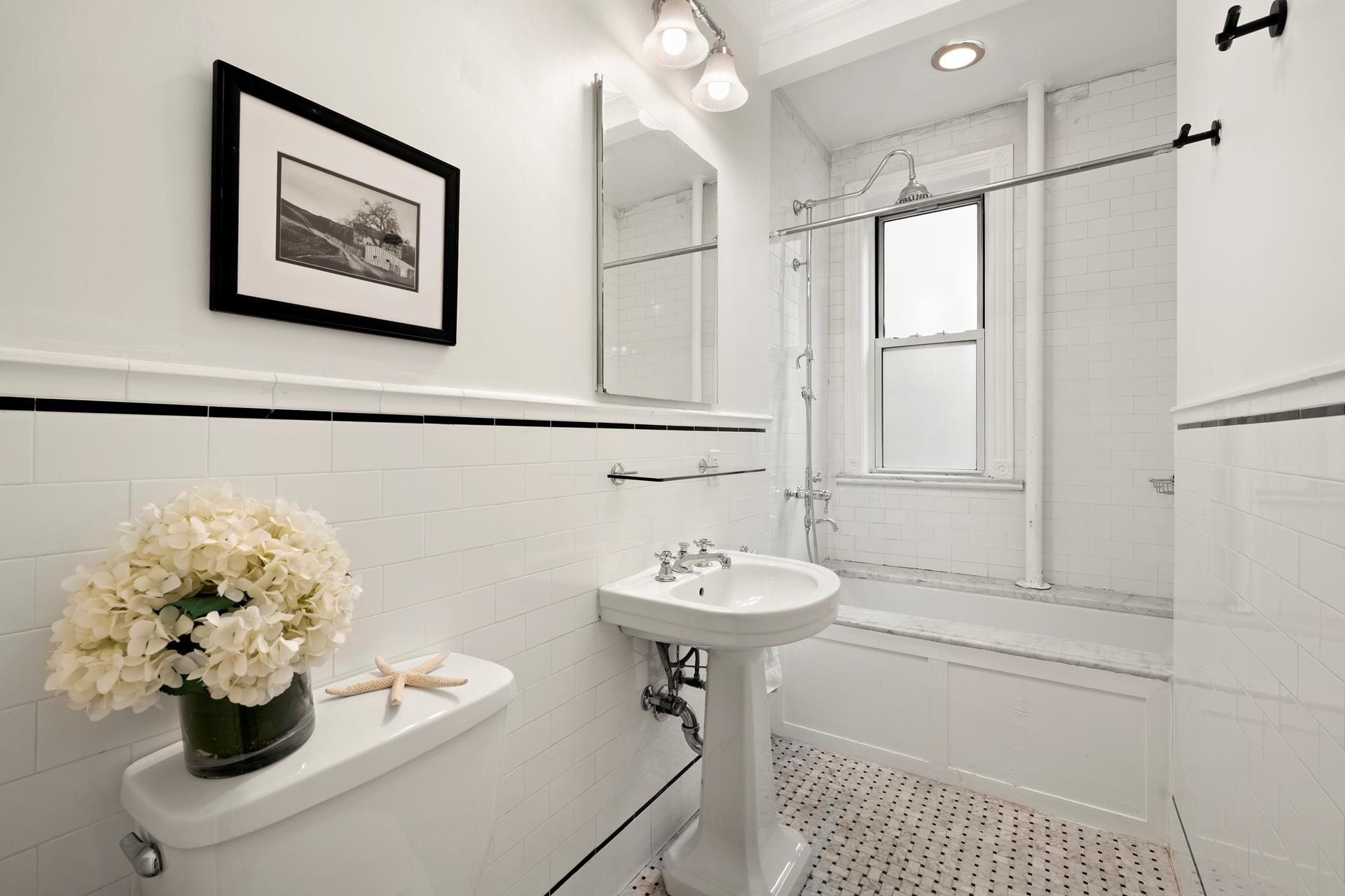 #5 photo, 210 E 17TH Street, マンハッタン Gramercy Park , NY 10003