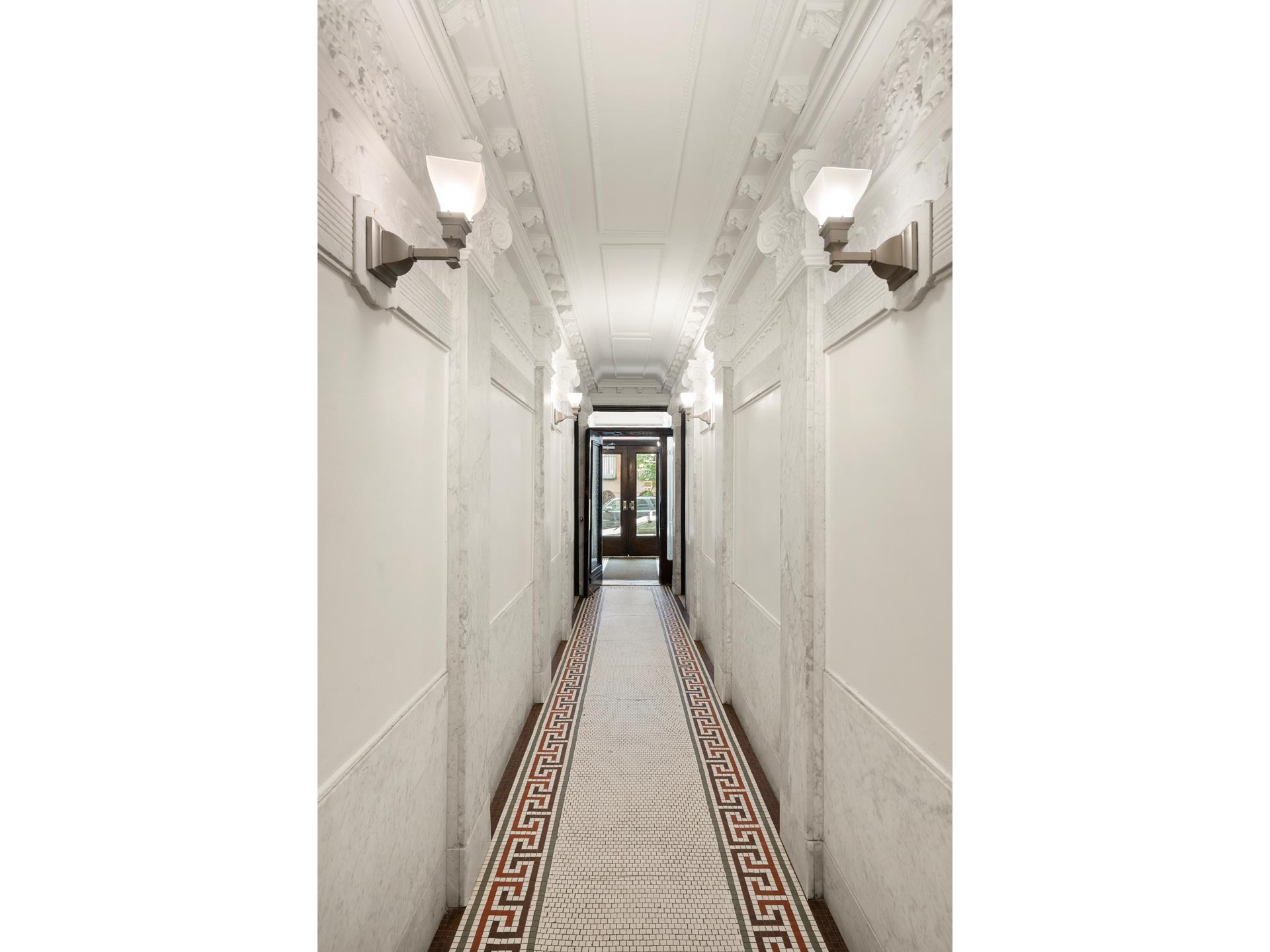 #8 photo, 210 E 17TH Street, マンハッタン Gramercy Park , NY 10003