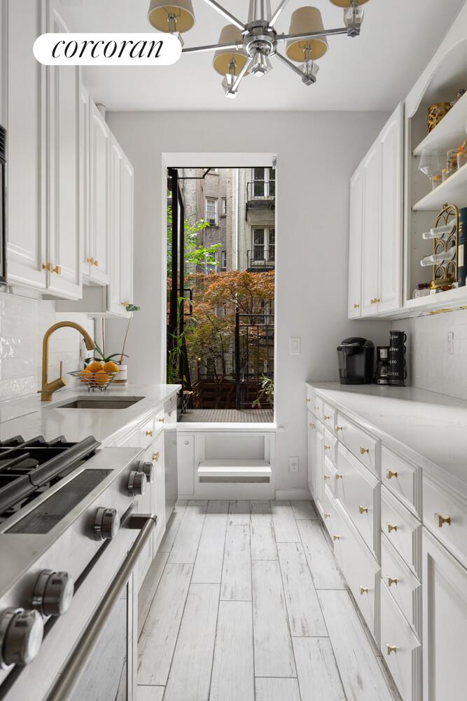 #10 photo, 524 E 82ND Street, マンハッタン Yorkville , NY 10028