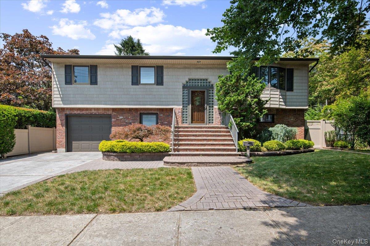 #1 photo, 713 Thomas Avenue, नासाउ काउंटी Baldwin , NY 11510