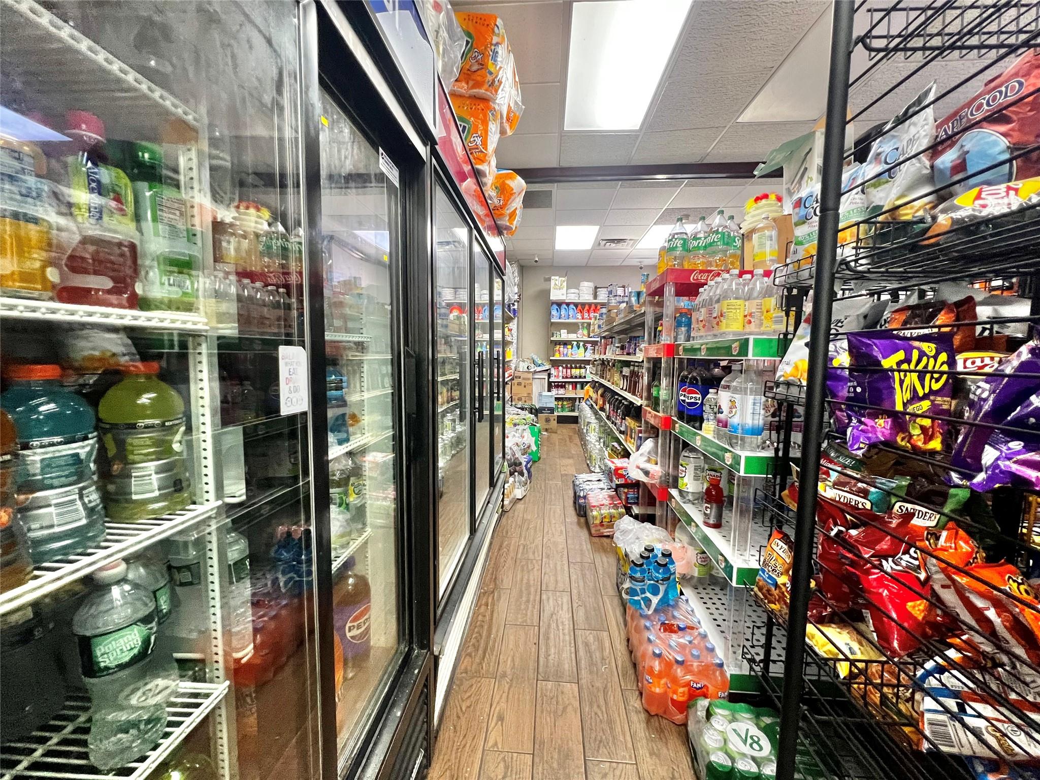 #4 photo, 8301 Myrtle Avenue, クイーンズ区 Glendale , NY 11385