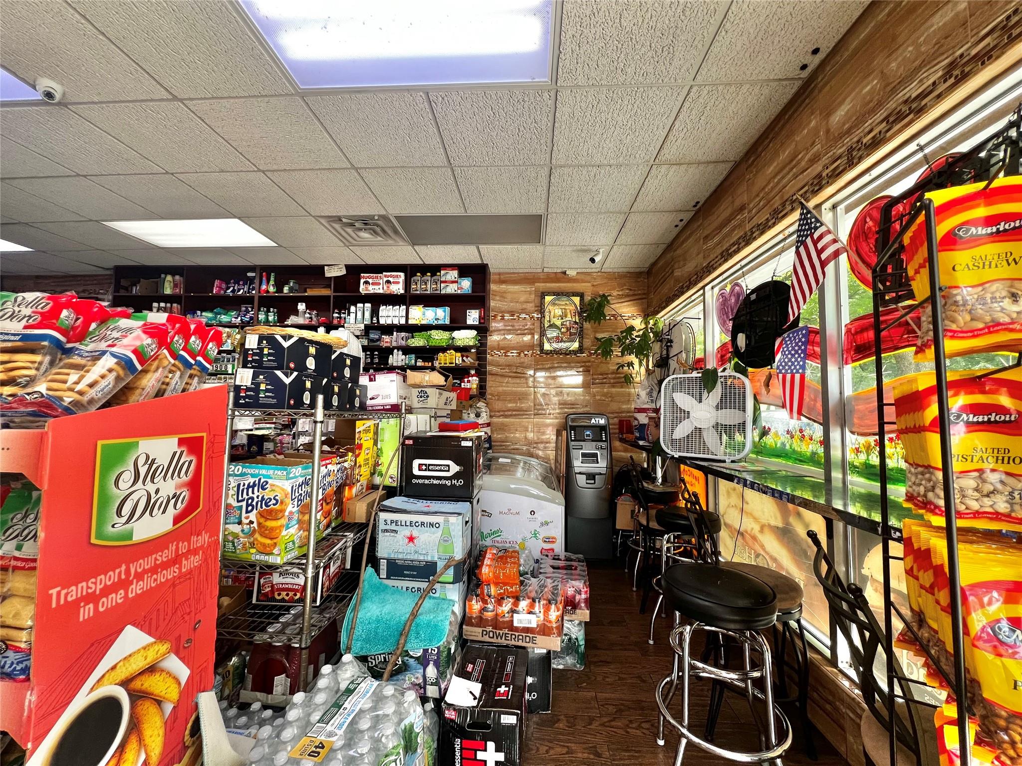 #7 photo, 8301 Myrtle Avenue, クイーンズ区 Glendale , NY 11385