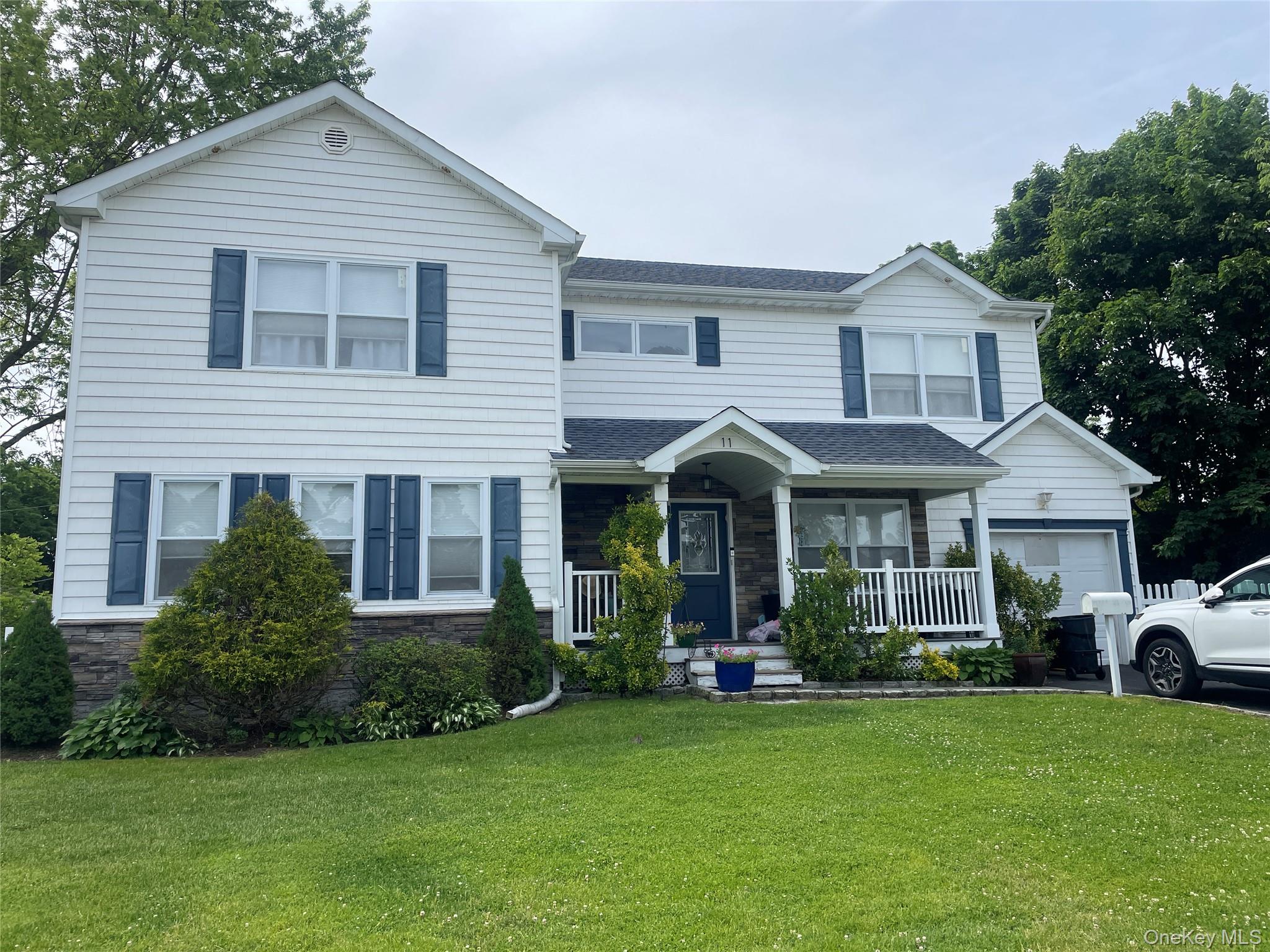 #1 photo, 11 Charlotte Place, 長島 Plainview , NY 11803