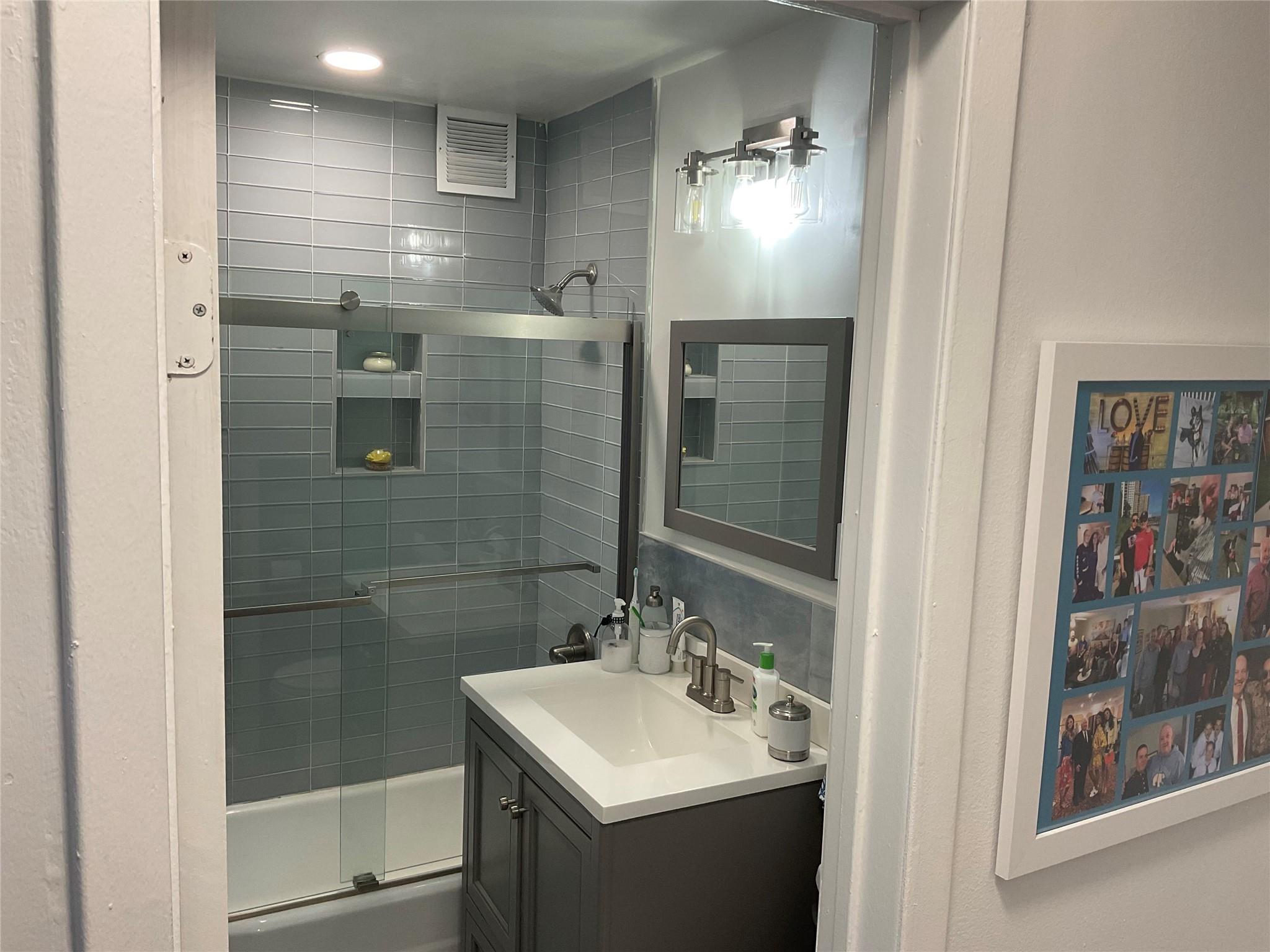 #10 photo, 855 E. Broadway, ナッソー郡 Long Beach , NY 11561