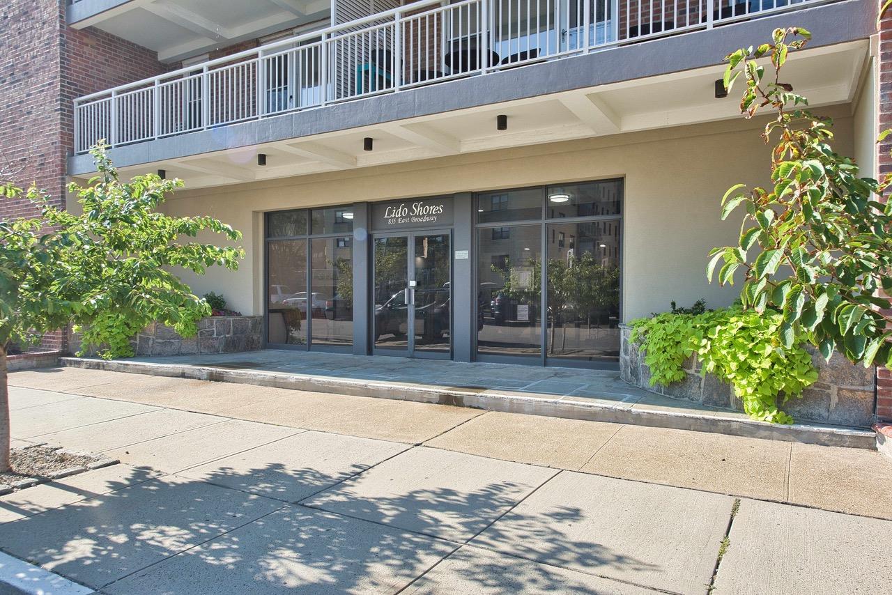 #2 photo, 855 E. Broadway, ナッソー郡 Long Beach , NY 11561