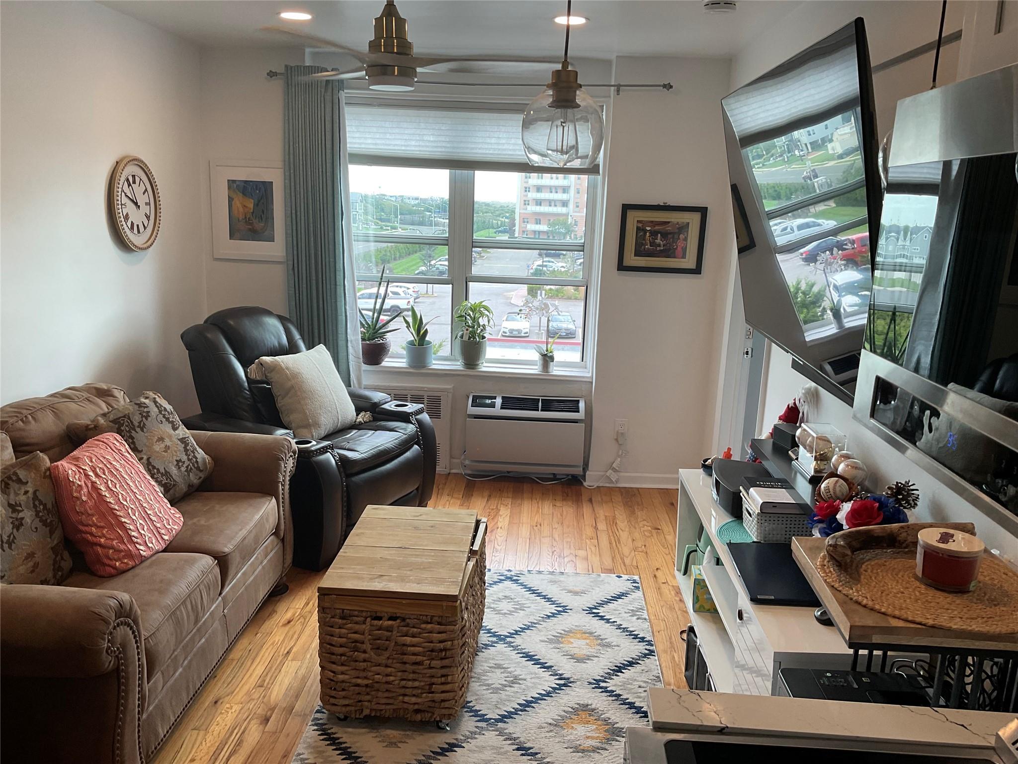 #5 photo, 855 E. Broadway, ナッソー郡 Long Beach , NY 11561