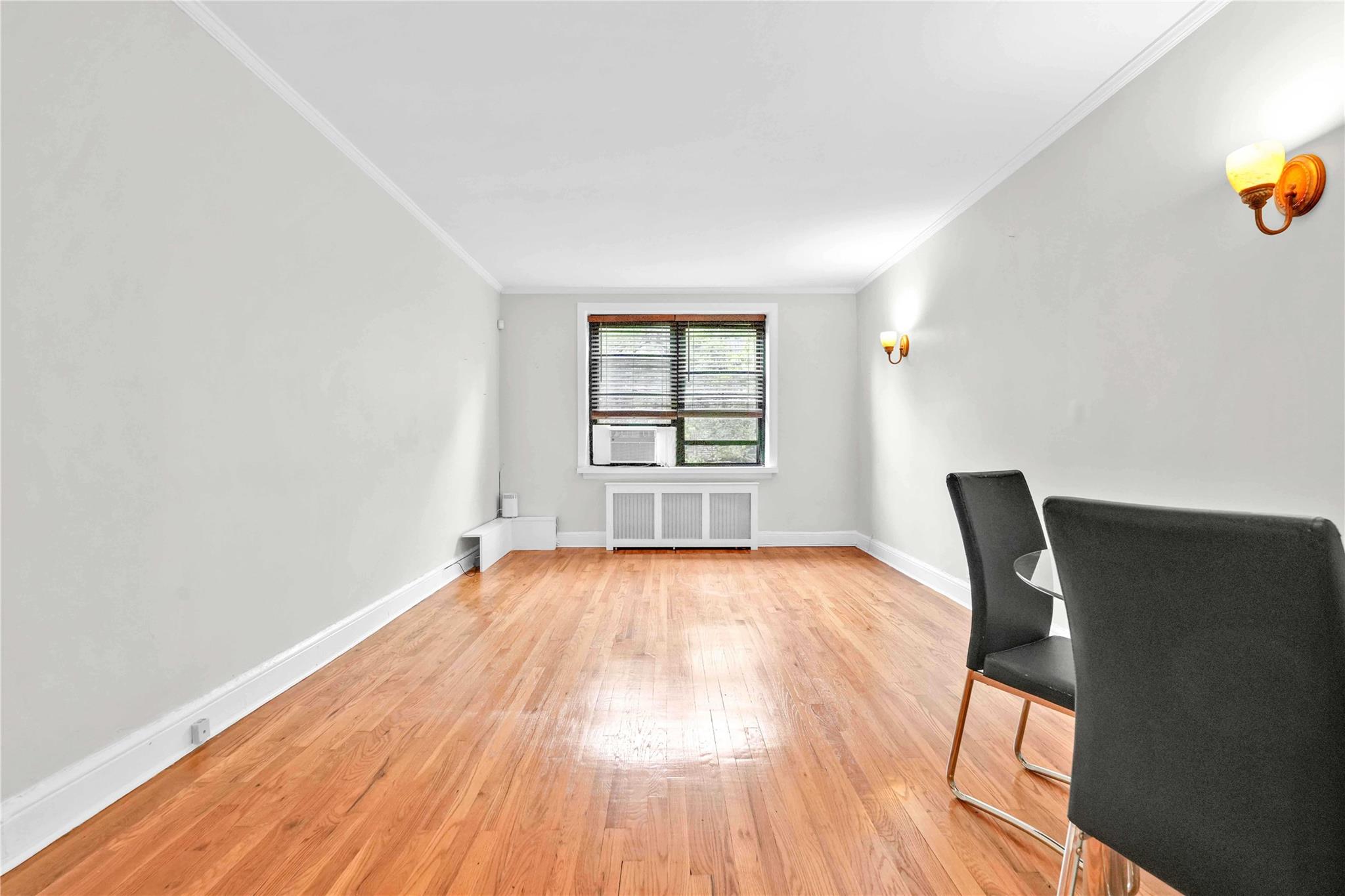 #2 photo, 21-40 78th Street, クイーンズ区 East Elmhurst , NY 11370