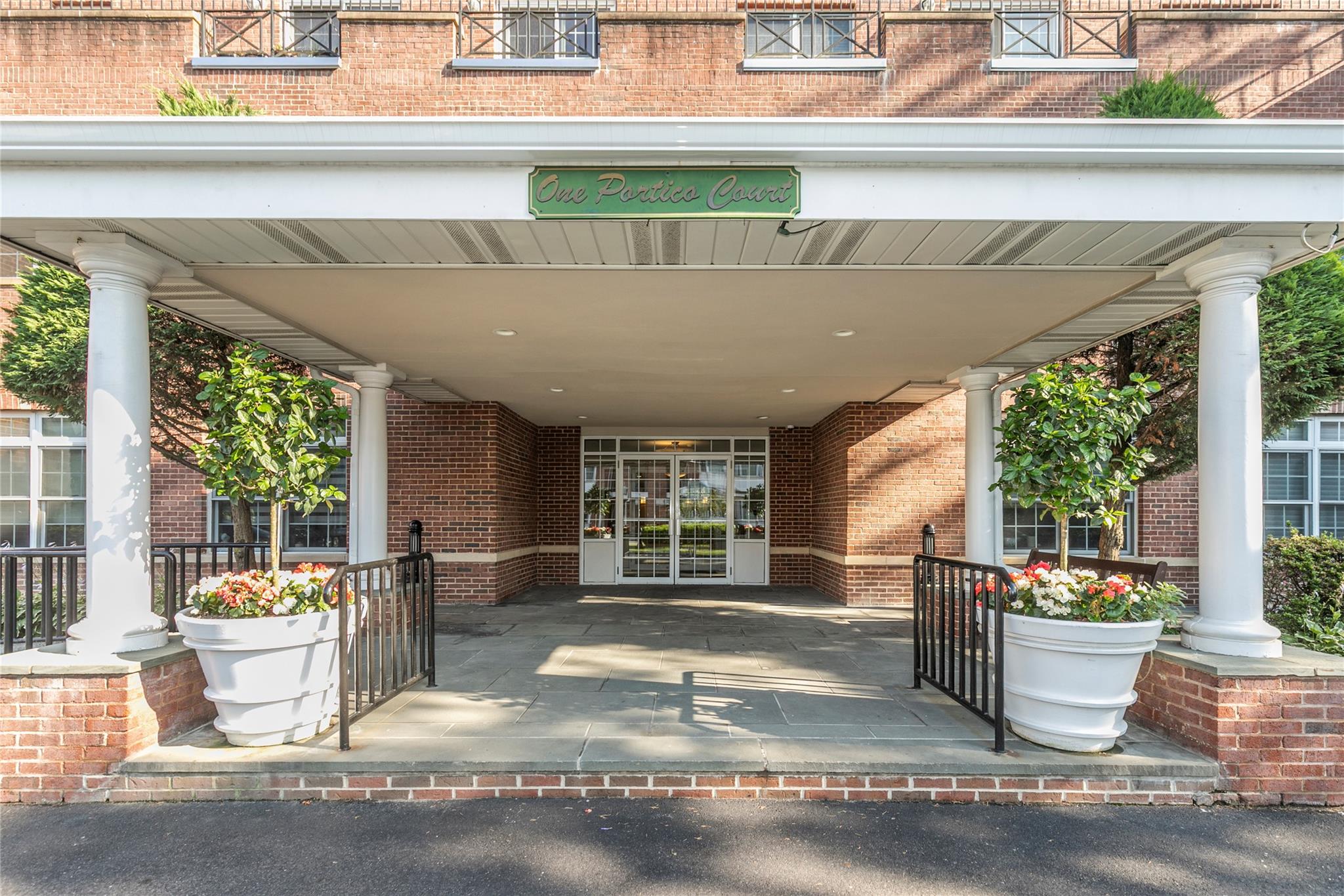 #3 photo, 1 Portico Court, ナッソー郡 Great Neck , NY 11021