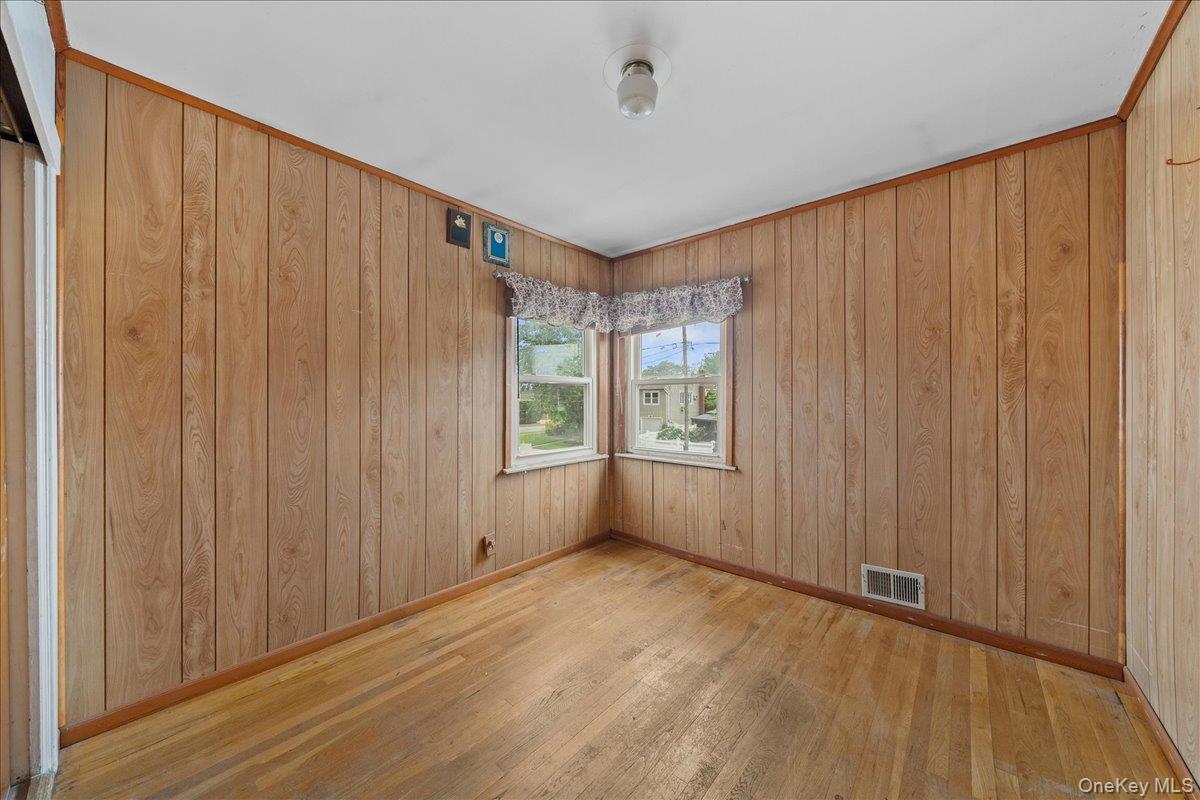 #15 photo, 159 Branch Avenue, Freeport , NY 11520