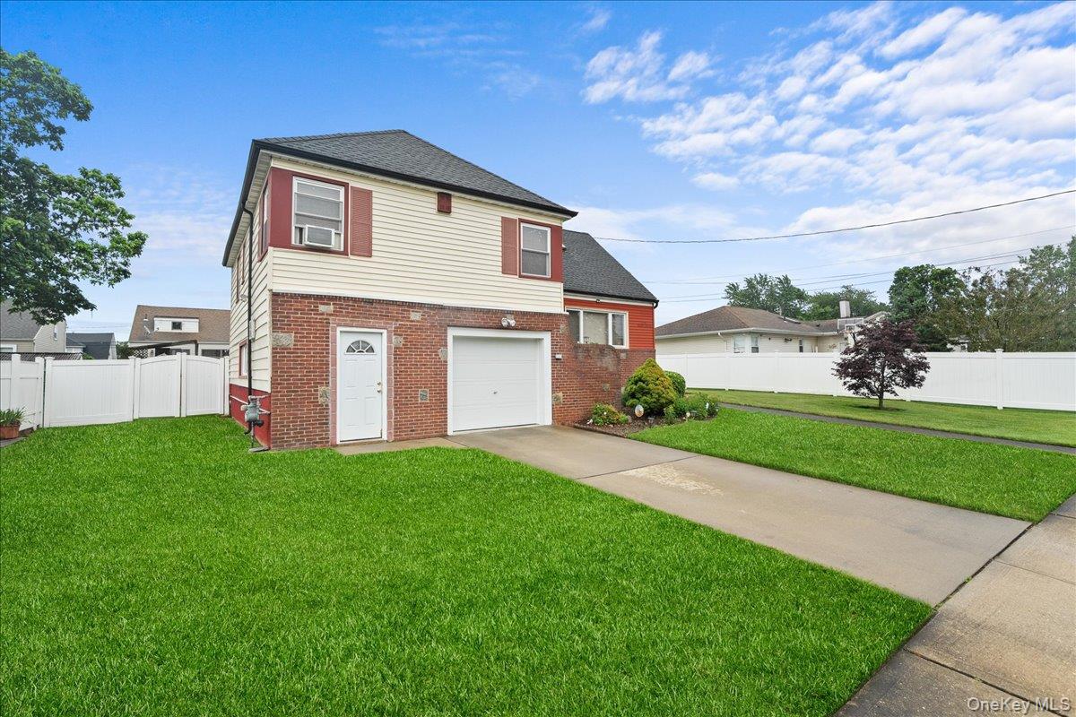 #2 photo, 159 Branch Avenue, Freeport , NY 11520