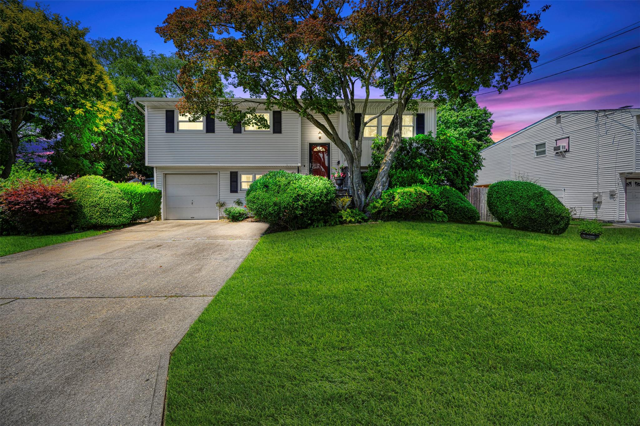 #1 photo, 27 Douglass Street, 東長島 Brentwood , NY 11717