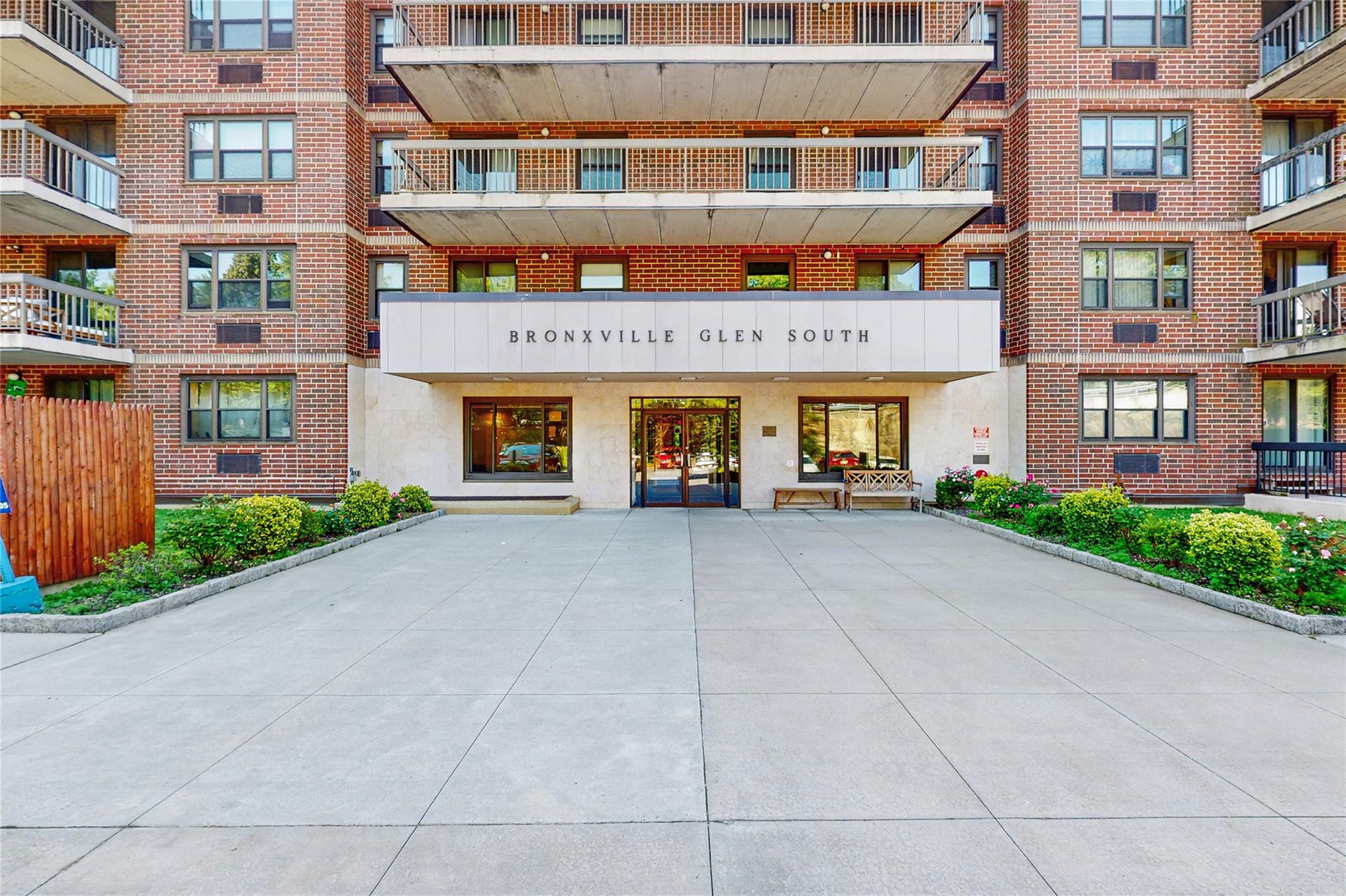 #1 photo, 1376 Midland Avenue, 布朗士 Bronxville , NY 10708