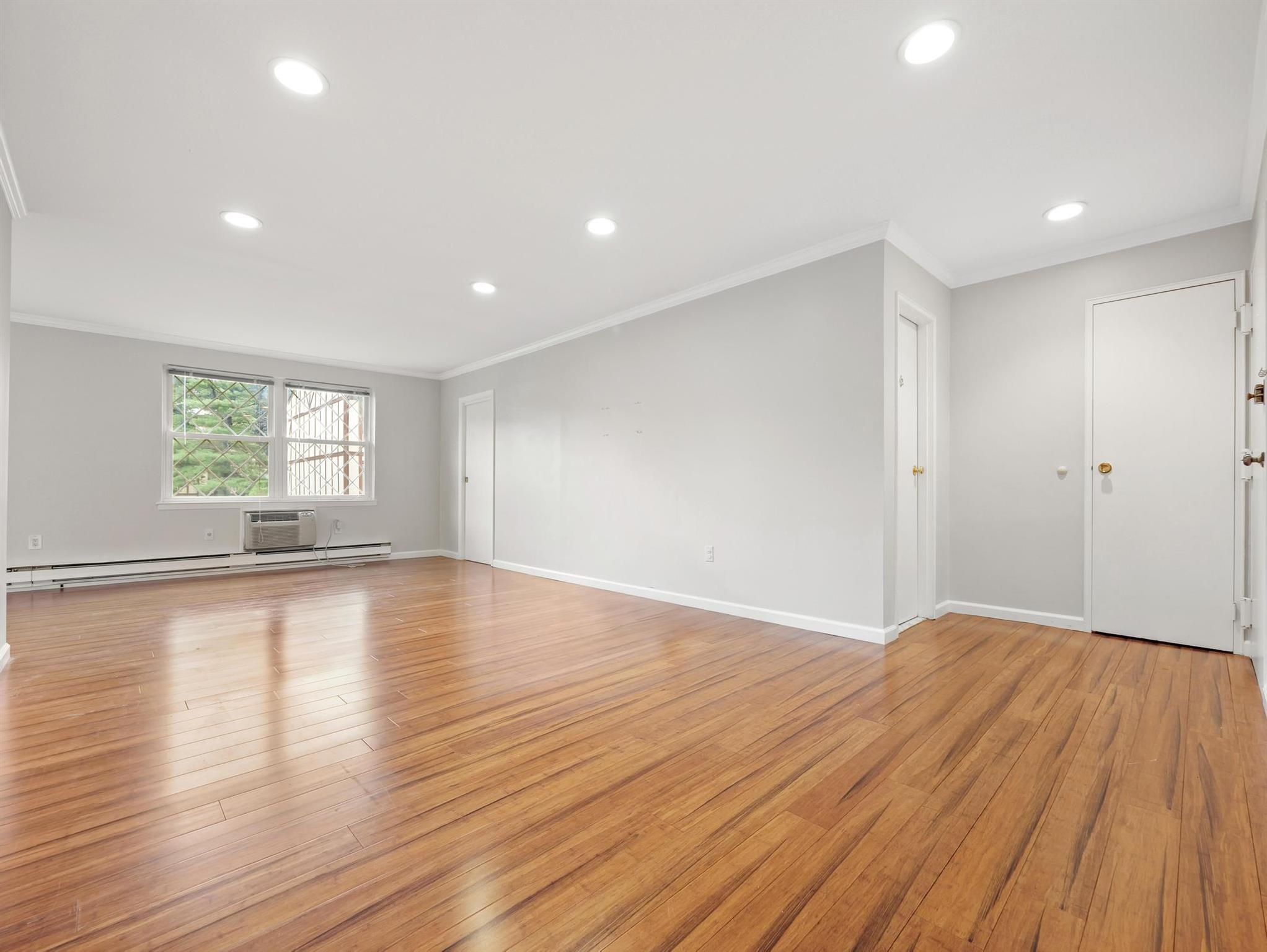 #1 photo, 410 Sierra Vista Lane, Valley Cottage , NY 10989