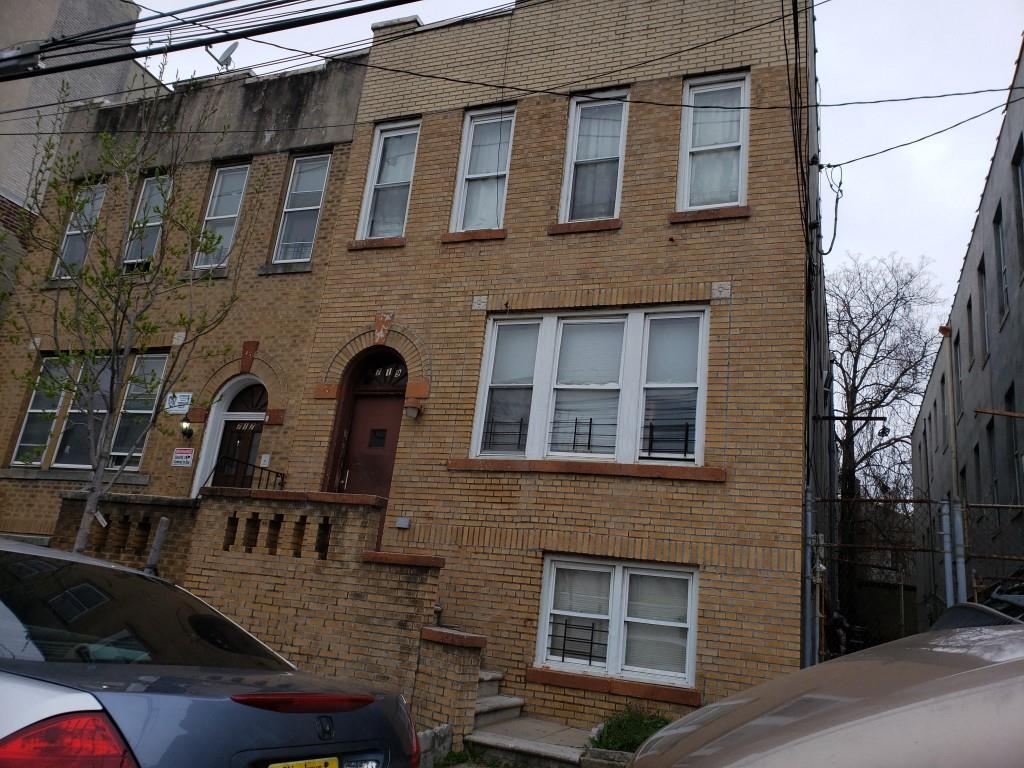 #1 photo, 719 E 242nd Street, 布朗士 Bronx , NY 10470